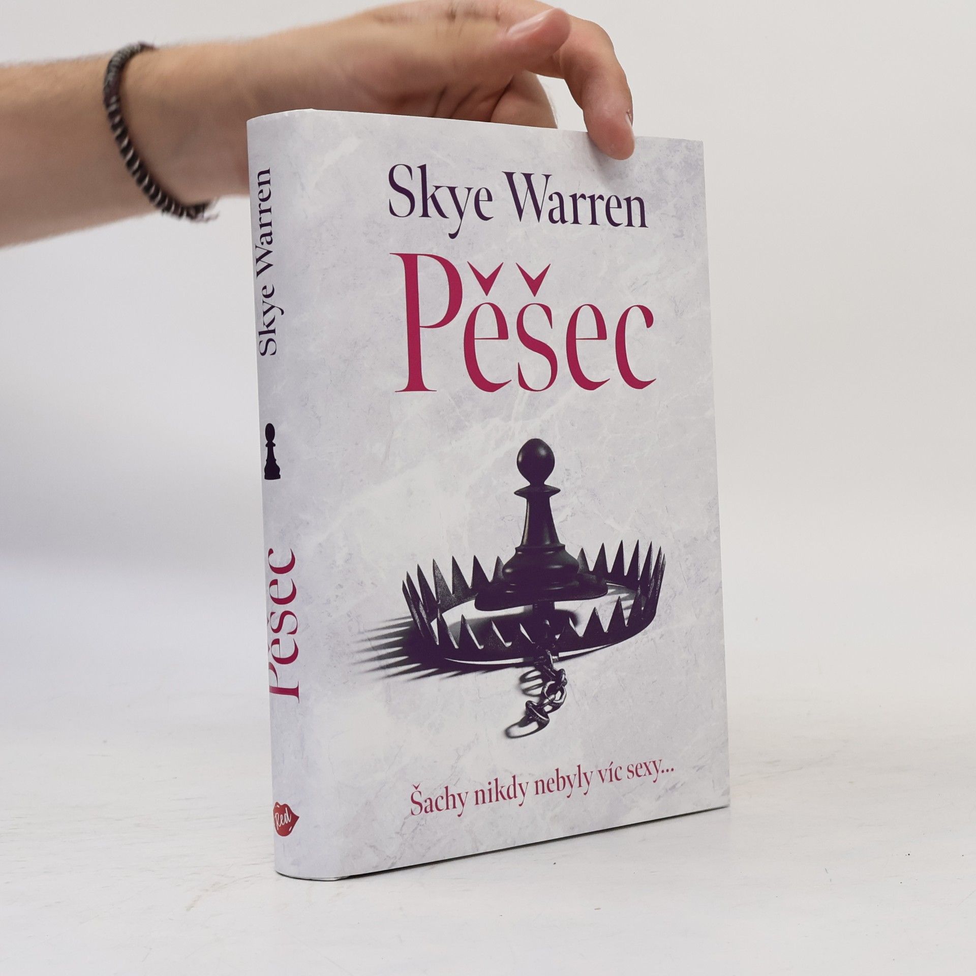 Skye Warren Pěšec