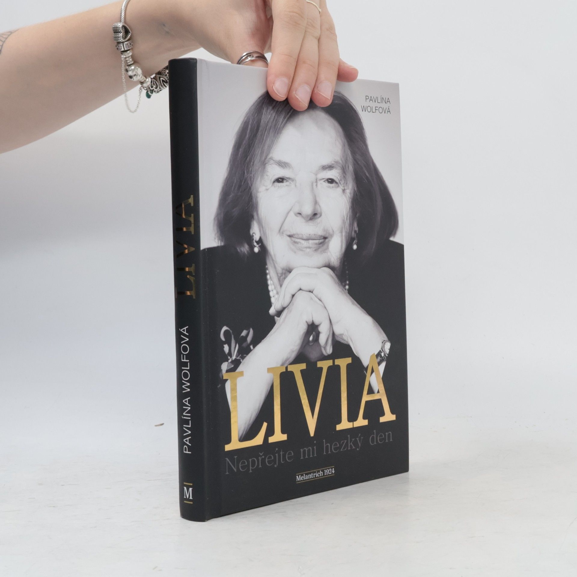Pavlína Wolfová Livia: Nepřejte mi hezký den