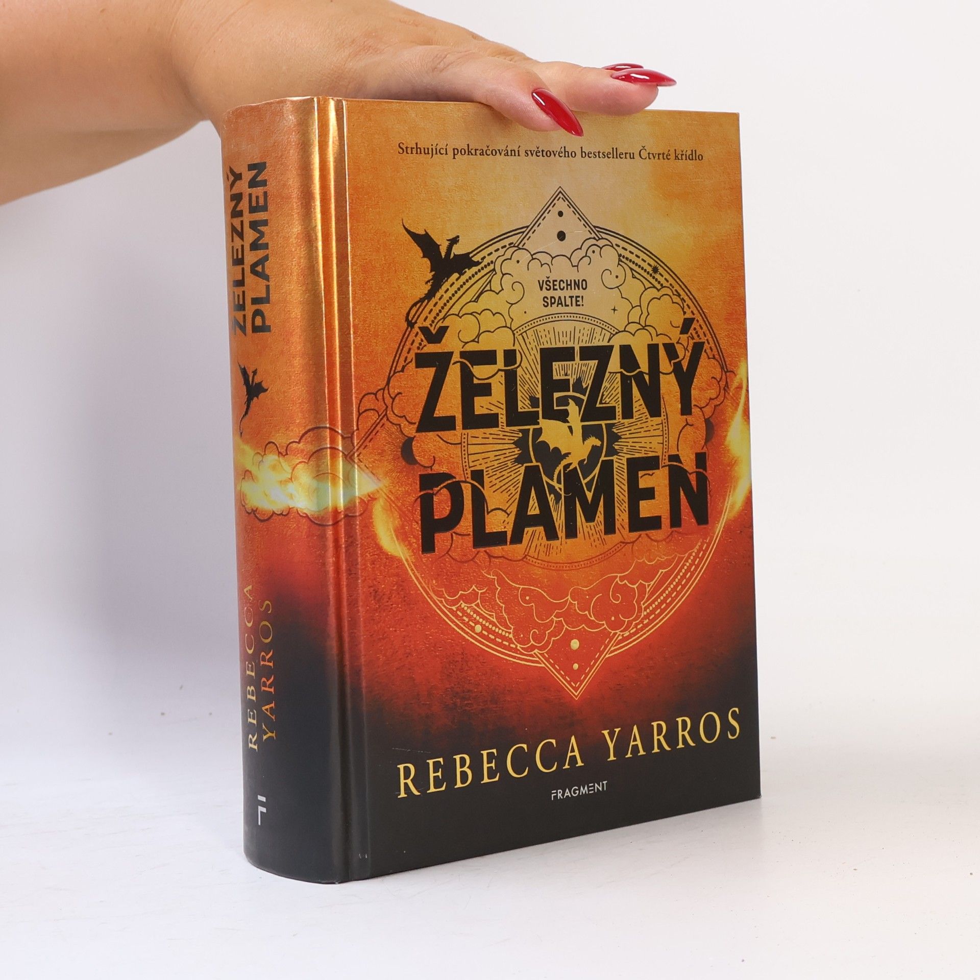 Rebecca Yarros Železný plamen