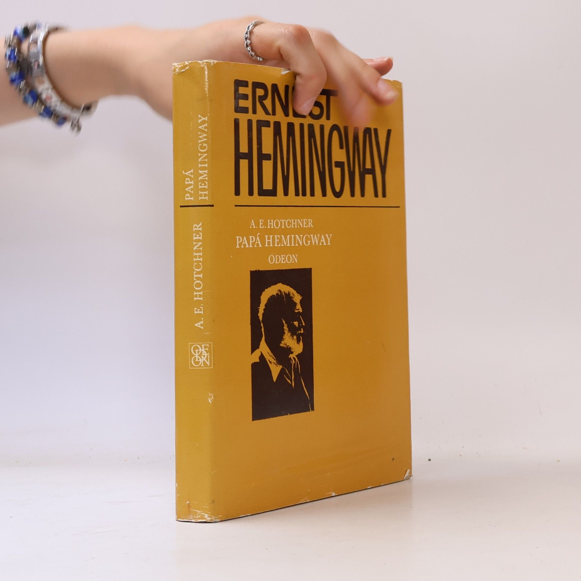 A. E. Hotchner Papá Hemingway. Osobní vzpomínky