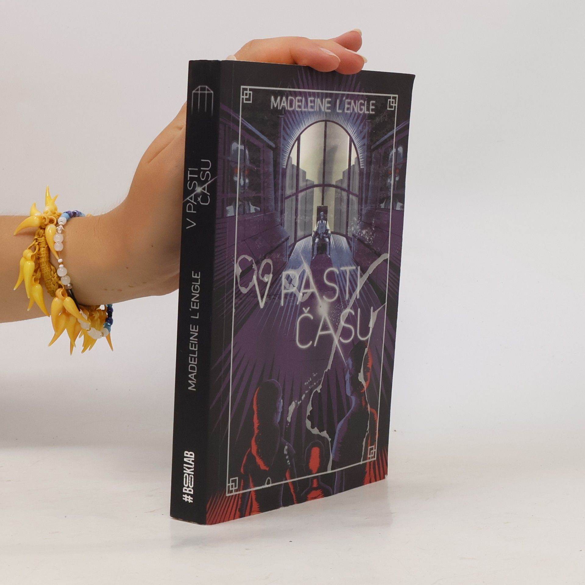 Madeleine L'Engle V pasti času