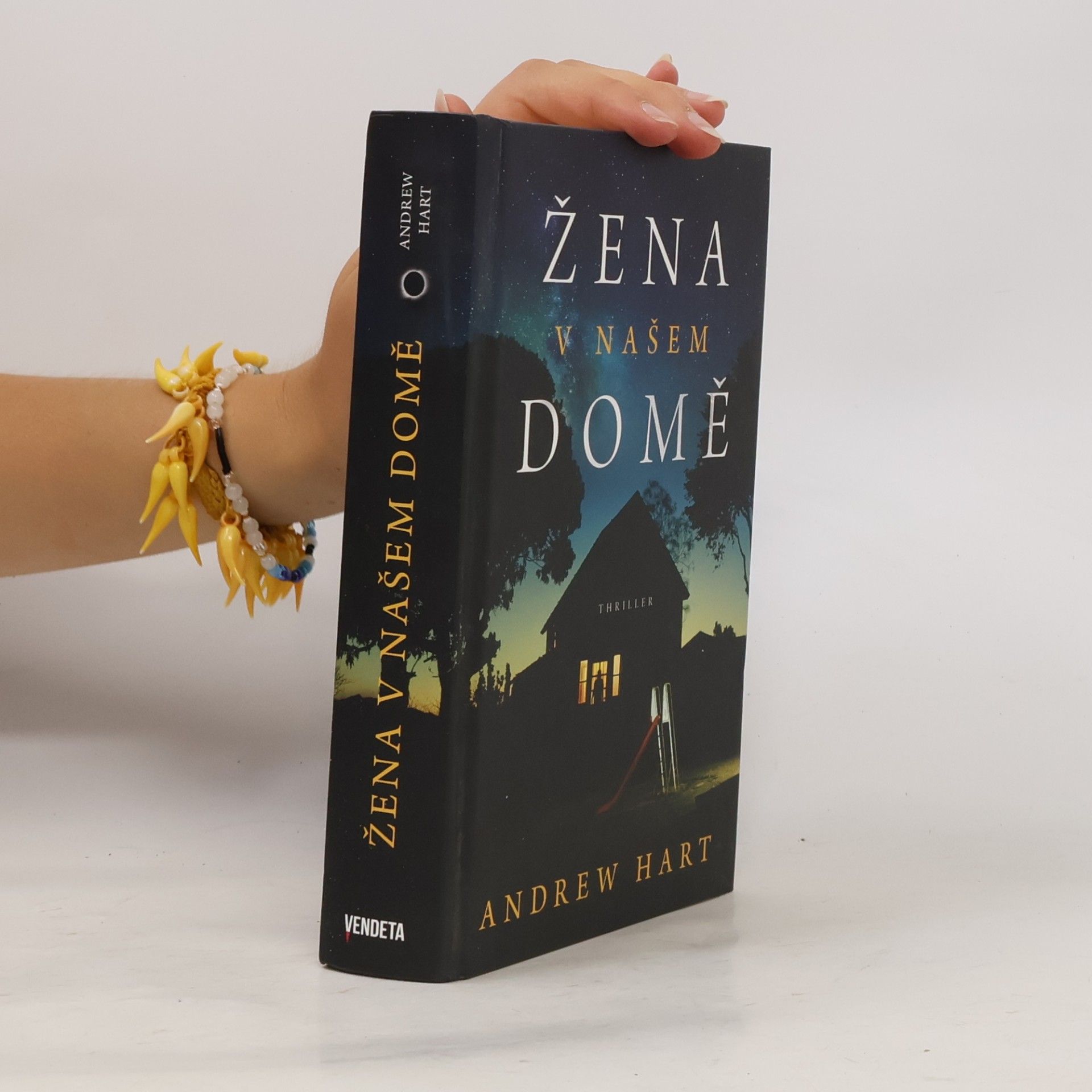 A. J. Hartley Žena v našem domě