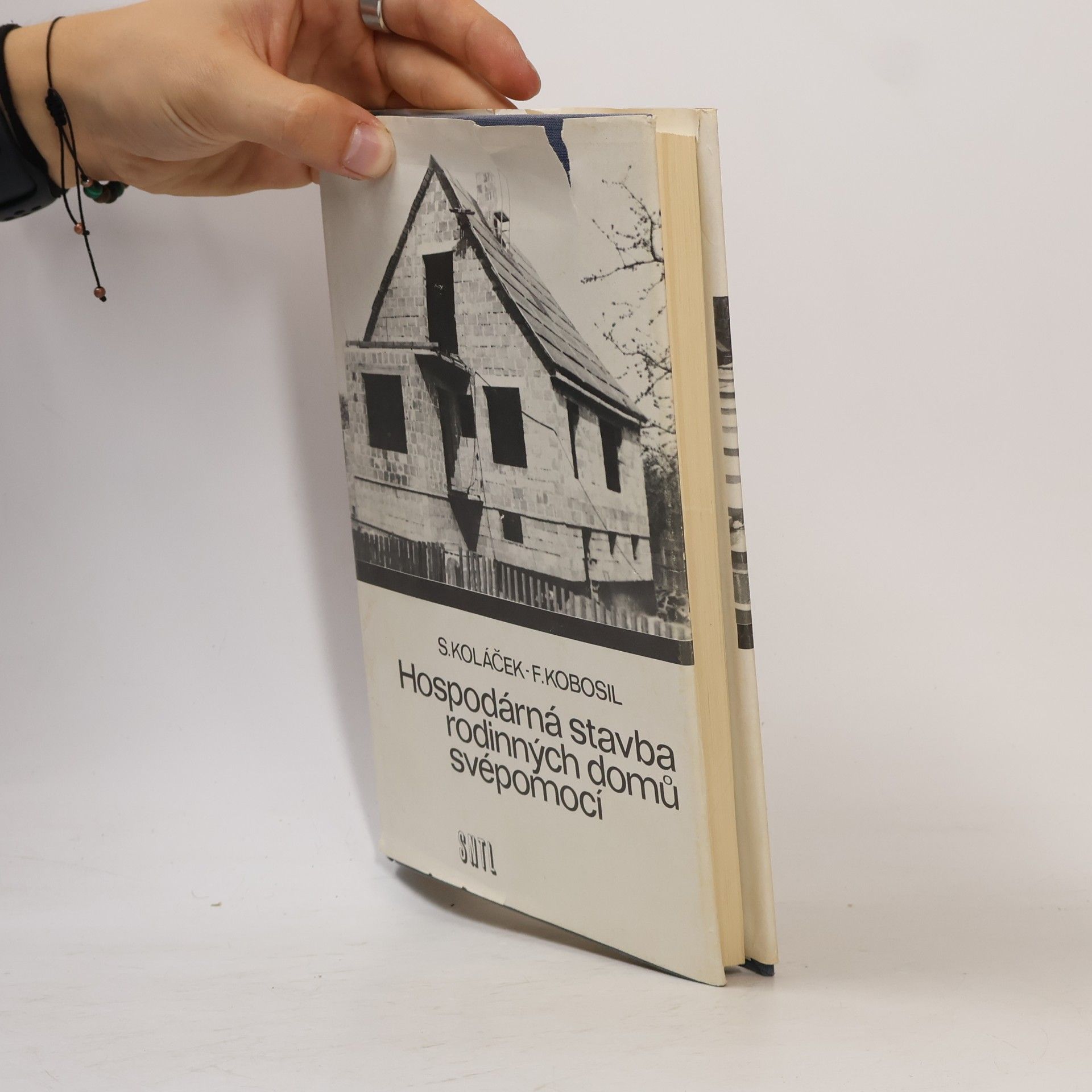Stanislav Koláček Hospodárná stavba rodinných domů svépomocí