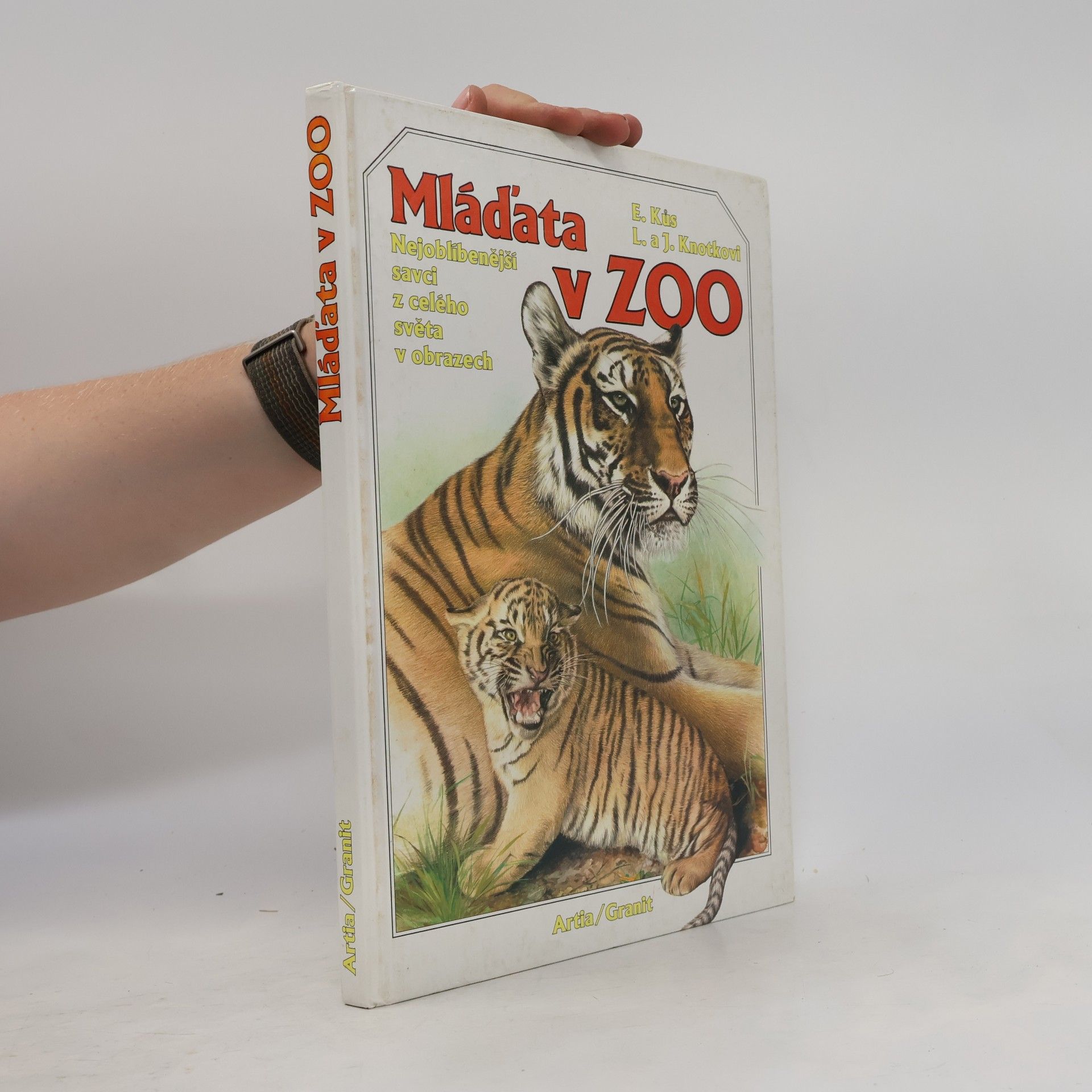 Evžen K°us Mláďata v zoo : nejoblíbenější savci z celého světa v obrazech