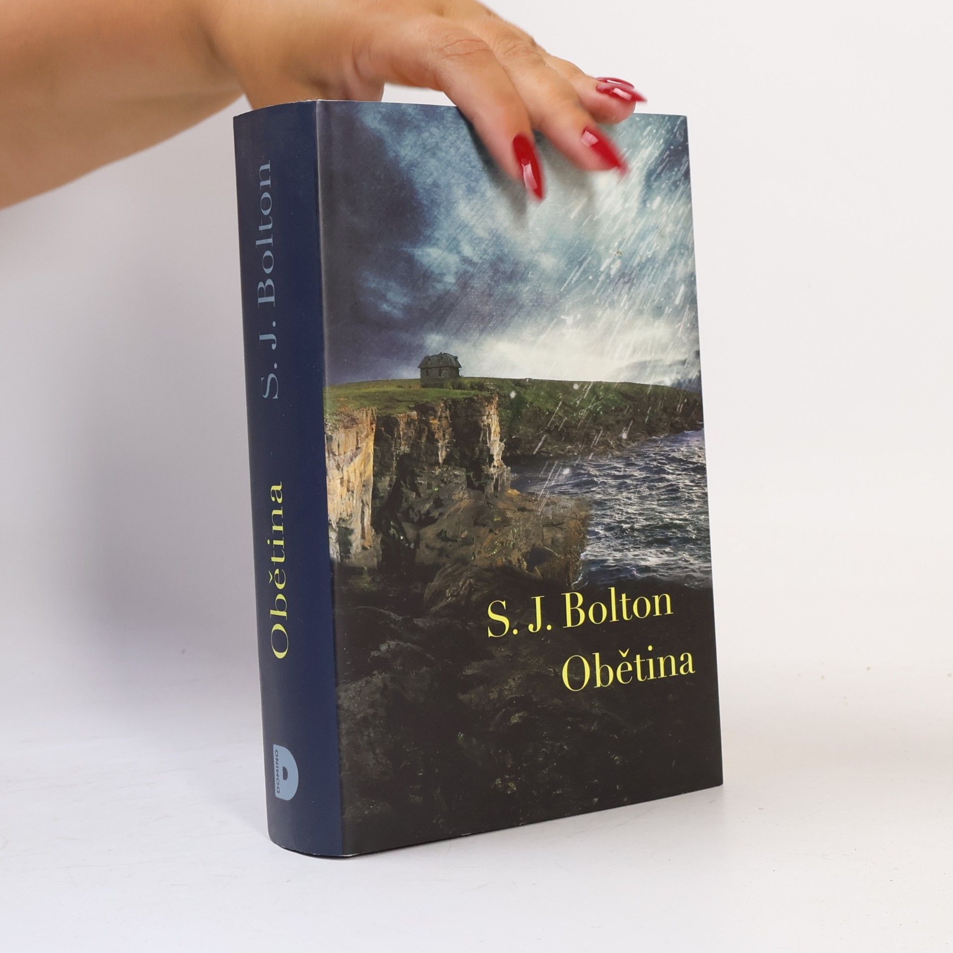 S. J. Bolton Obětina