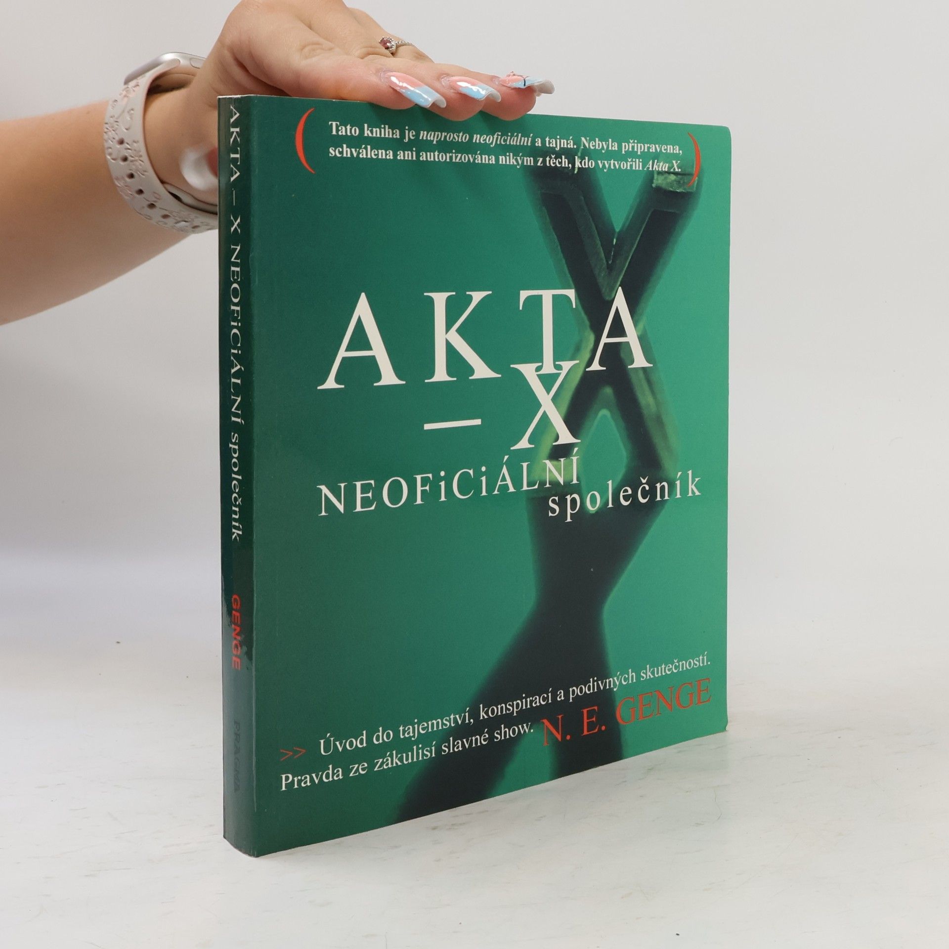 Ngaire Genge Akta X: Neoficiální společník
