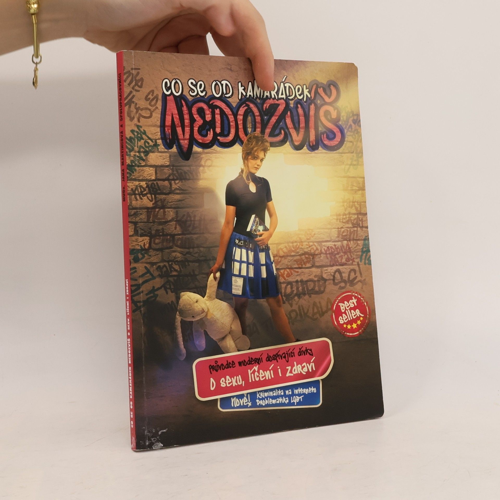 Autores varios Co se od kamarádek nedozvíš