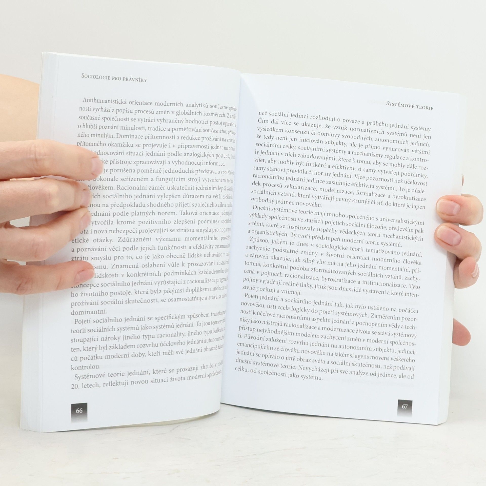 Ivan Mucha Sociologie pro právníky (v textu zvýrazňováno na více místech - viz foto)