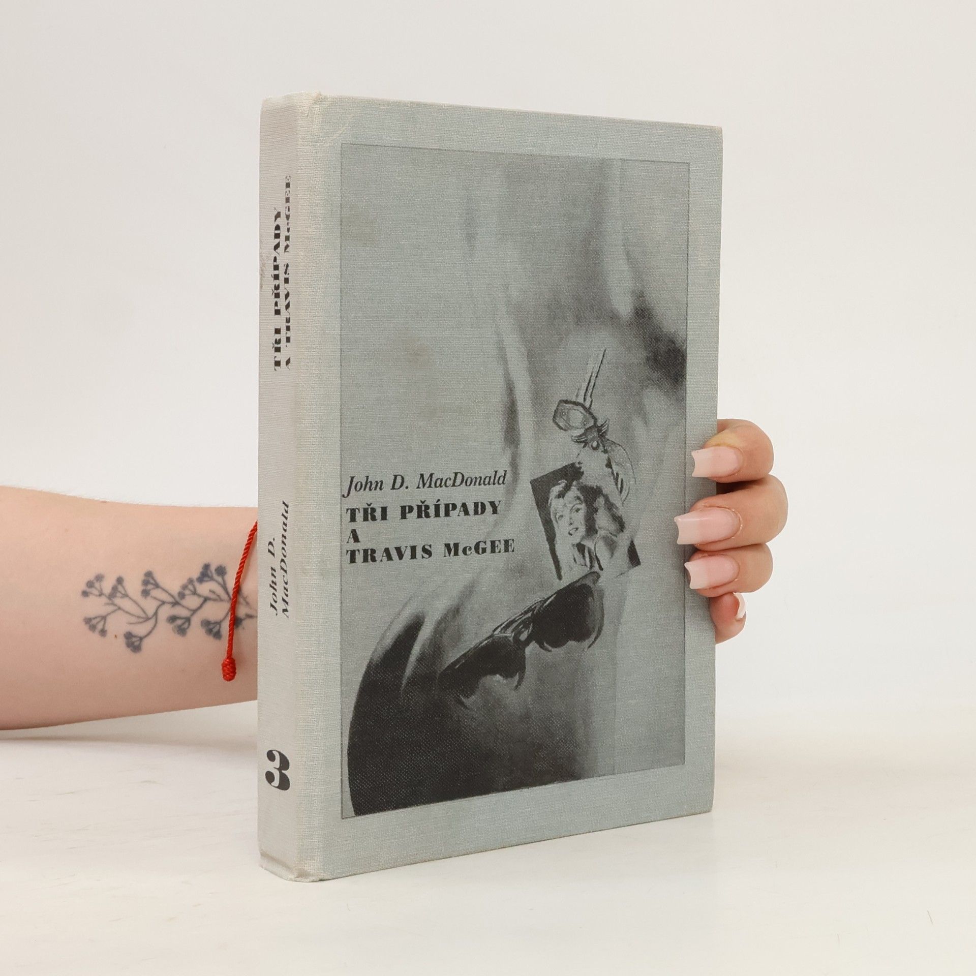 John D. MacDonald Tři případy a Travis McGee