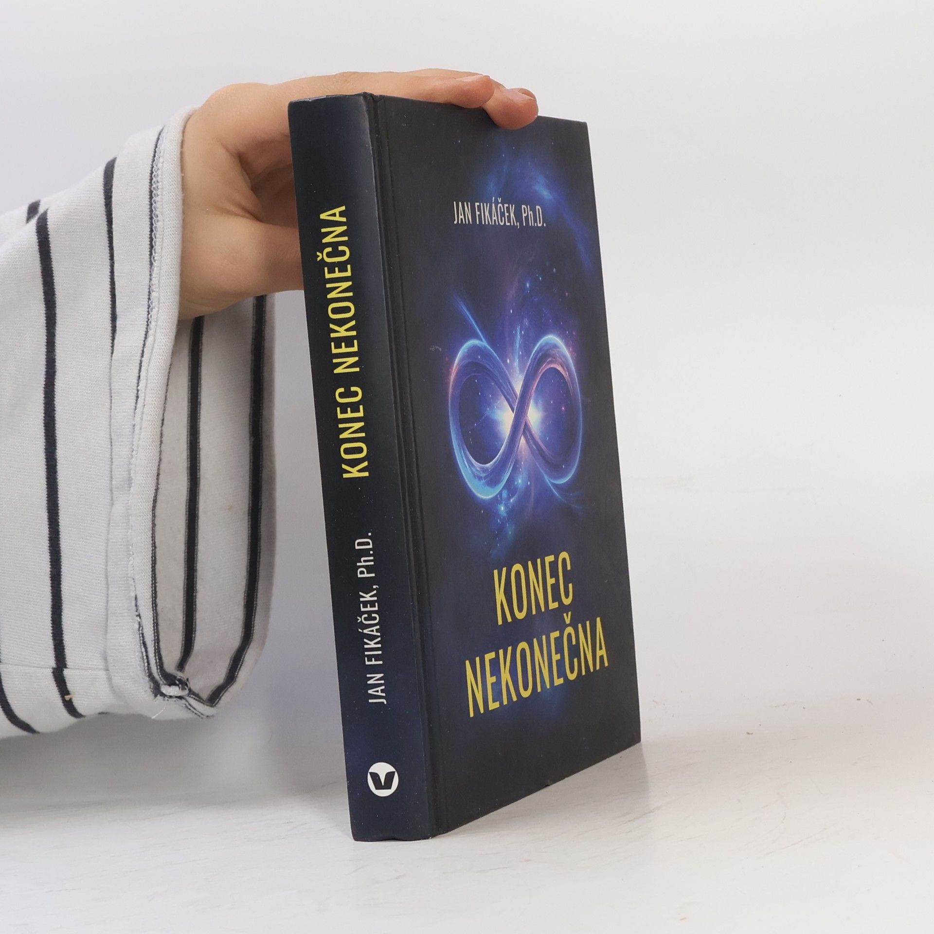 Jan Fikáček Konec nekonečna