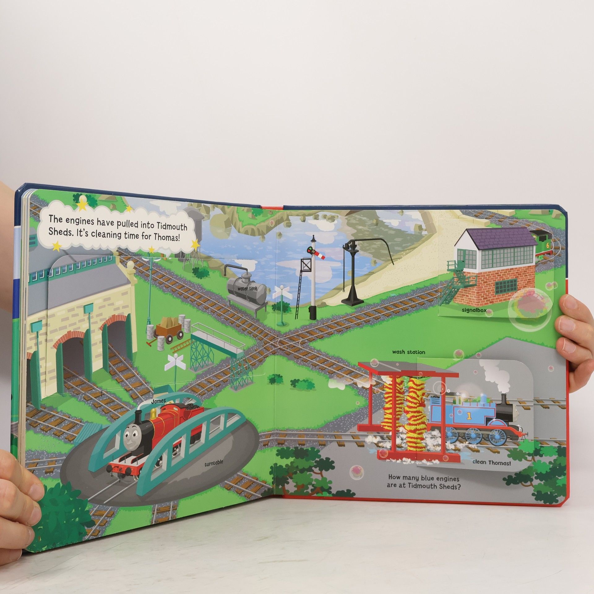 Dan Crisp Thomas & Friends Busy Engines Lift-the-Flap Book