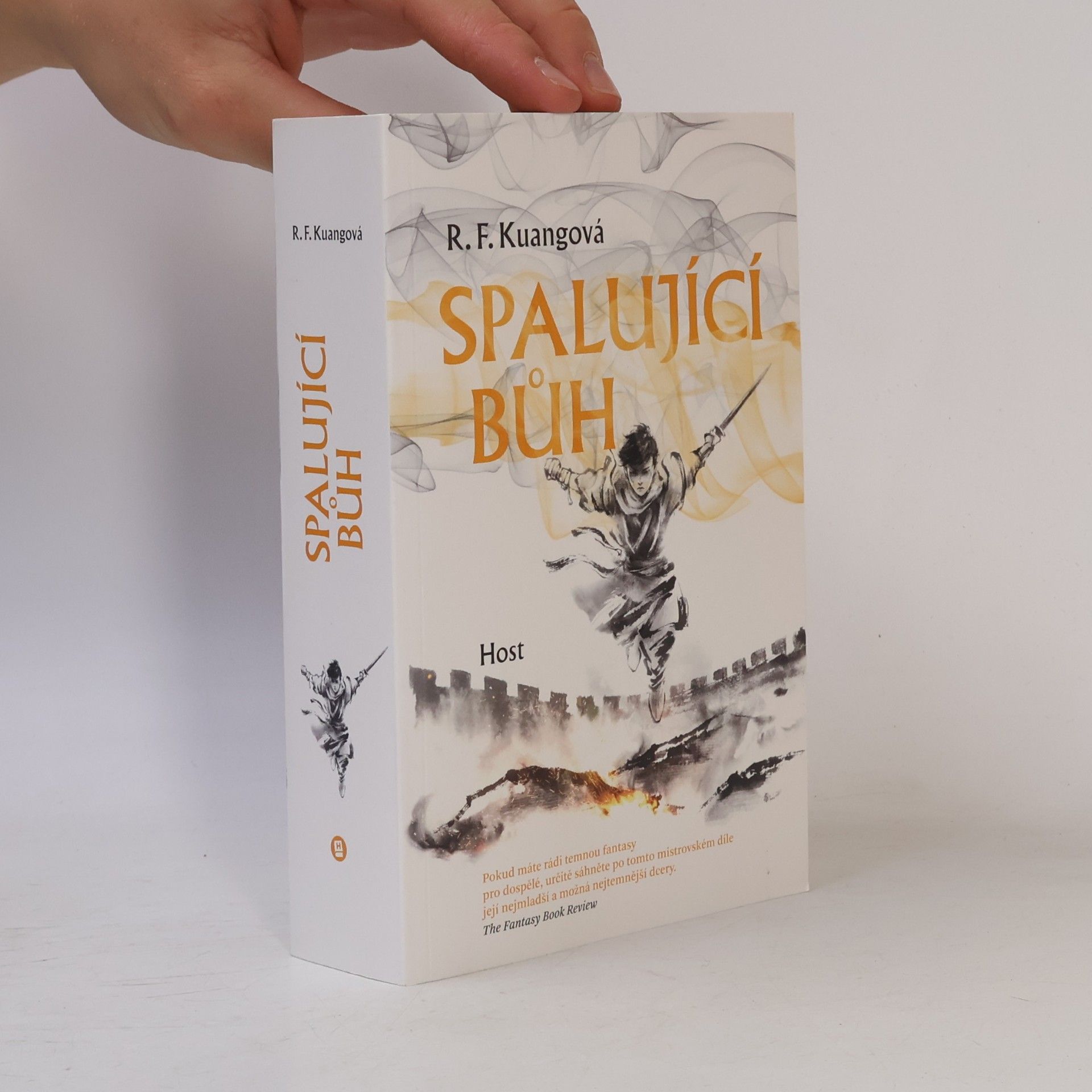 Rebecca Kuang Spalující bůh