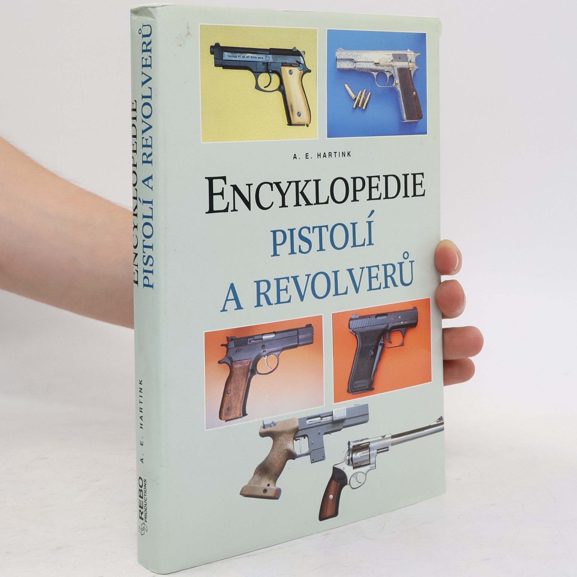 Encyklopedie pistolí a revolverů