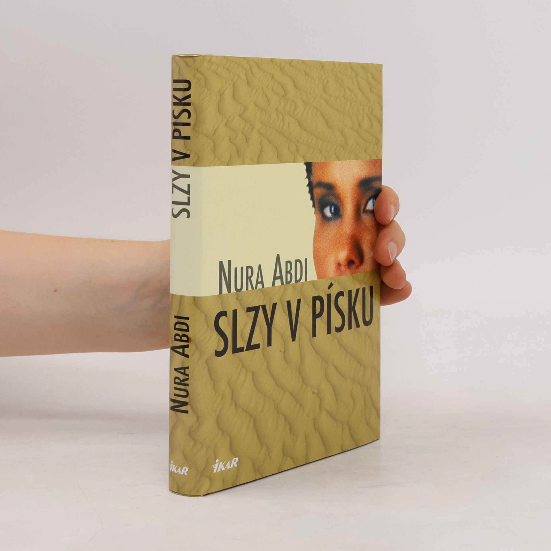 Nura Abdi Slzy v písku