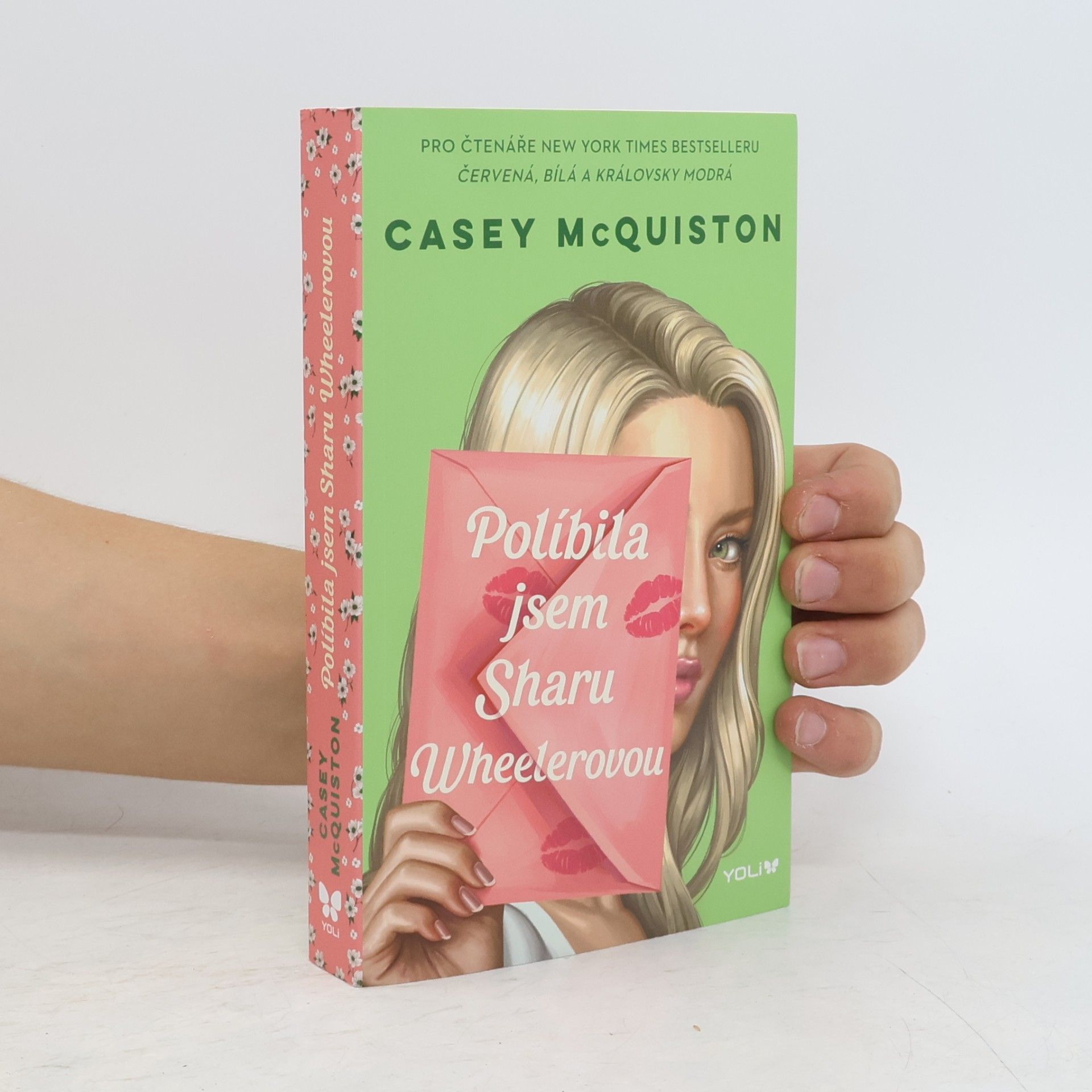 Casey McQuiston Políbila jsem Sharu Wheelerovou