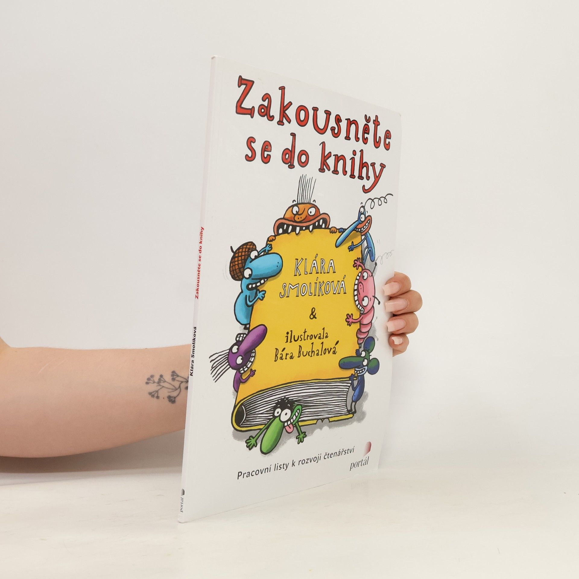 Klára Smolíková Zakousněte se do knihy