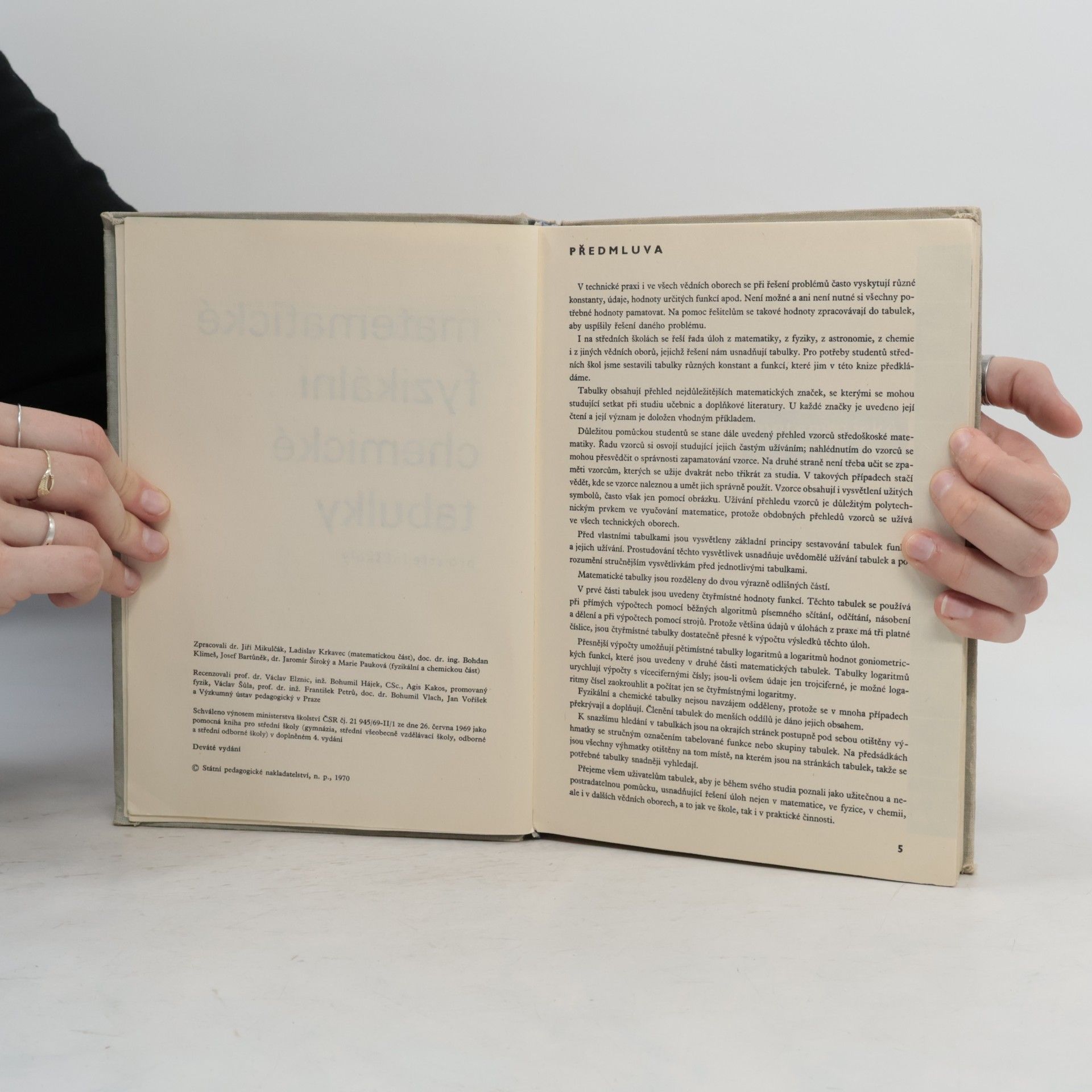 Jiří Mikulčák Matematické, fyzikální a chemické tabulky pro střední školy