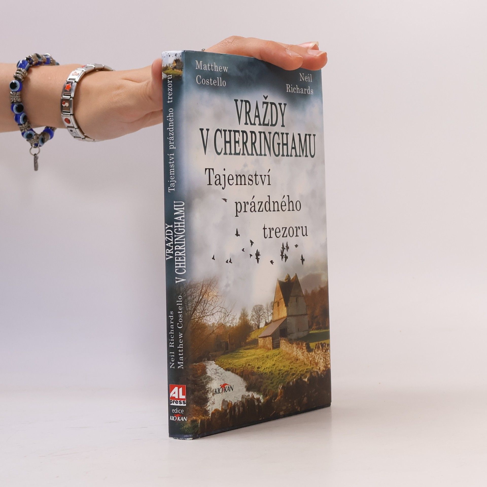 Neil Richards Vraždy v Cherringhamu. Tajemství prázdného trezoru