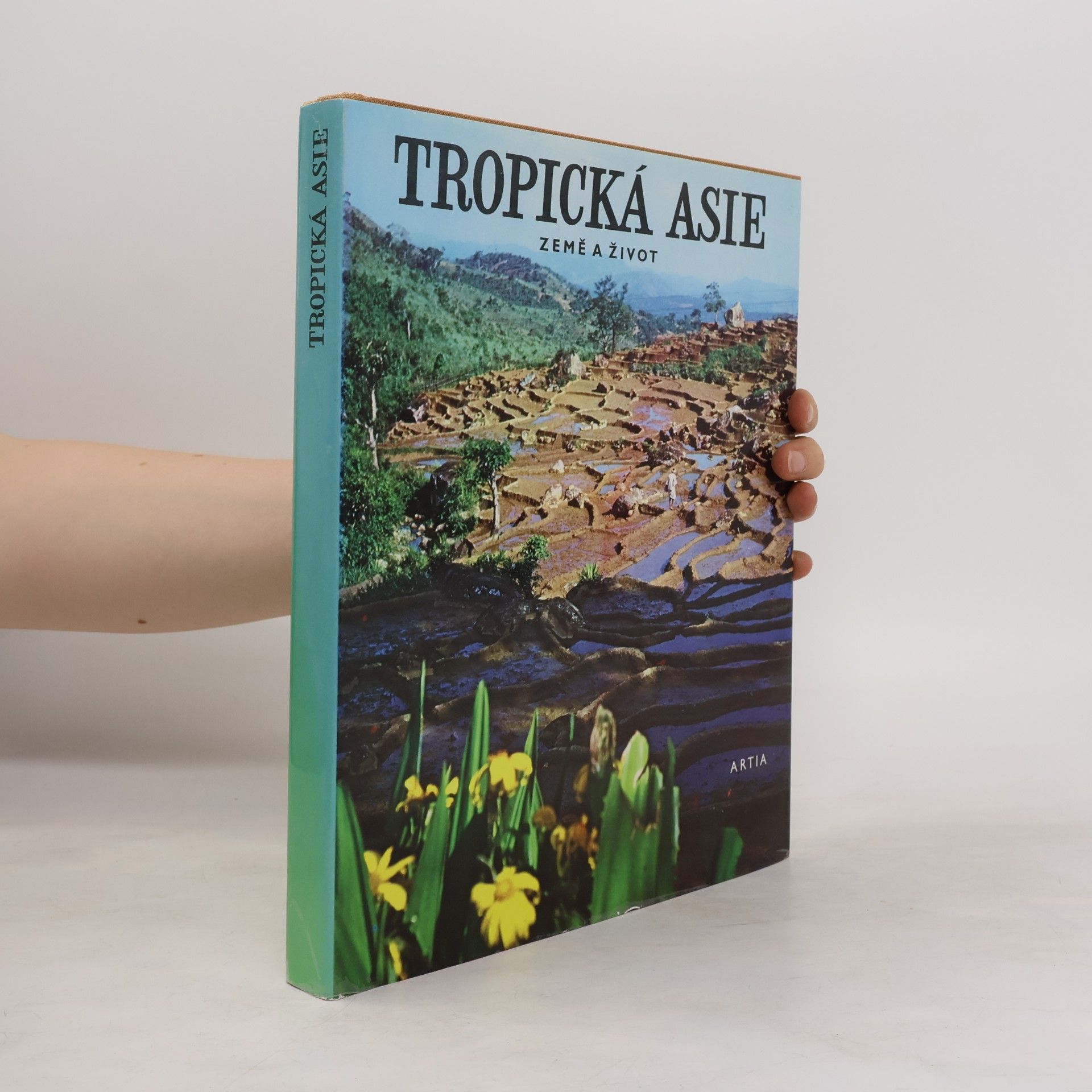 Autorenkollektiv Země a život. Tropická Asie