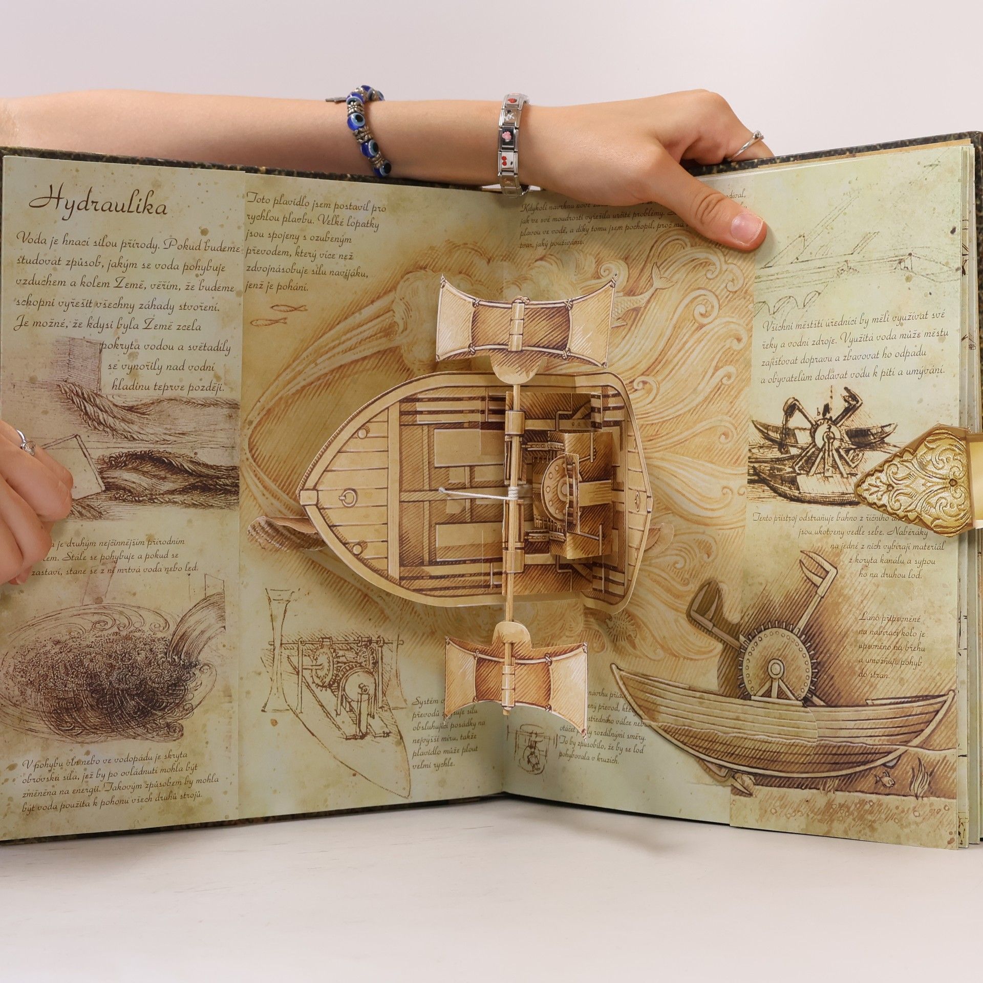 Jaspere Bark Vynálezy Leonarda da Vinci (pop-up leporelo)