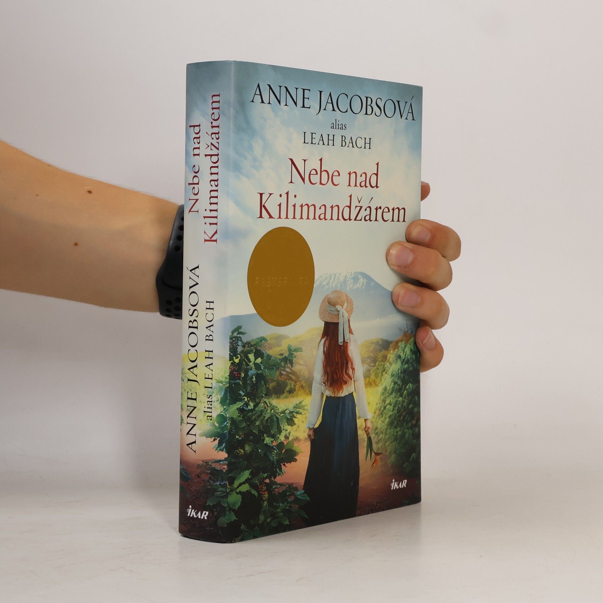 Anne Jacobs Nebe nad Kilimandžárem