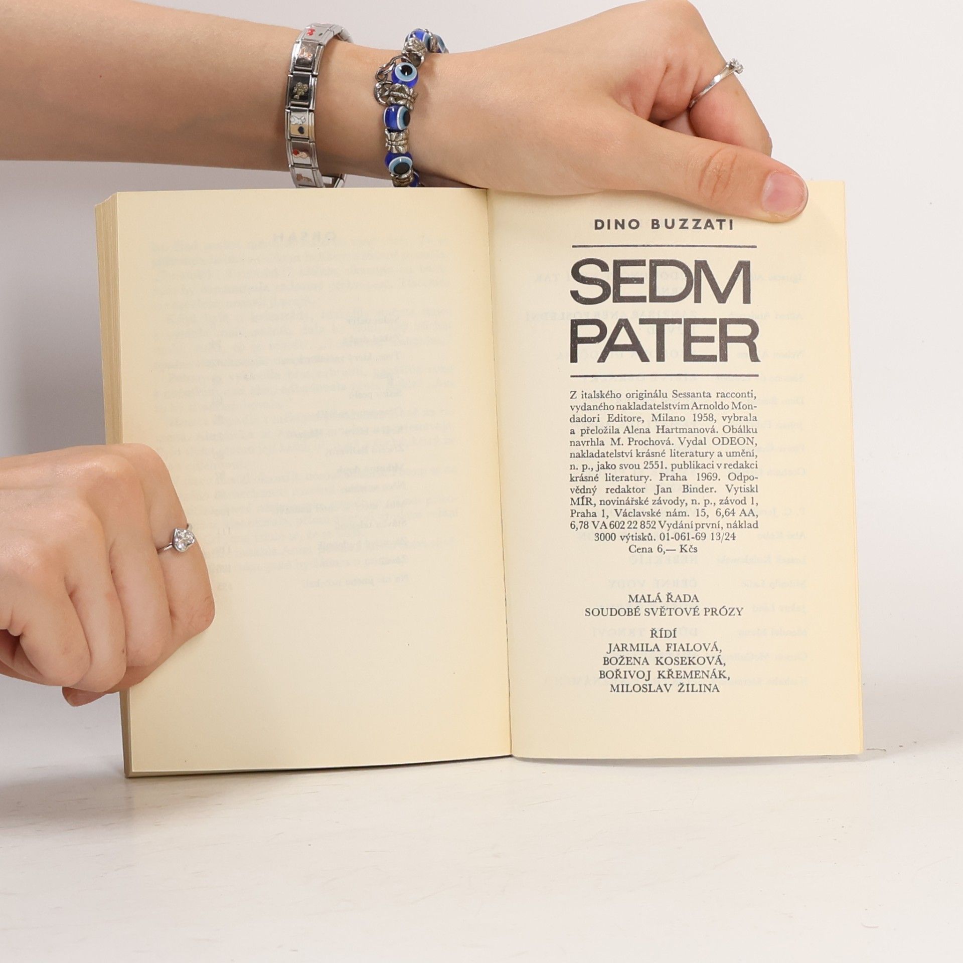 Dino Buzzati Traverso Sedm pater