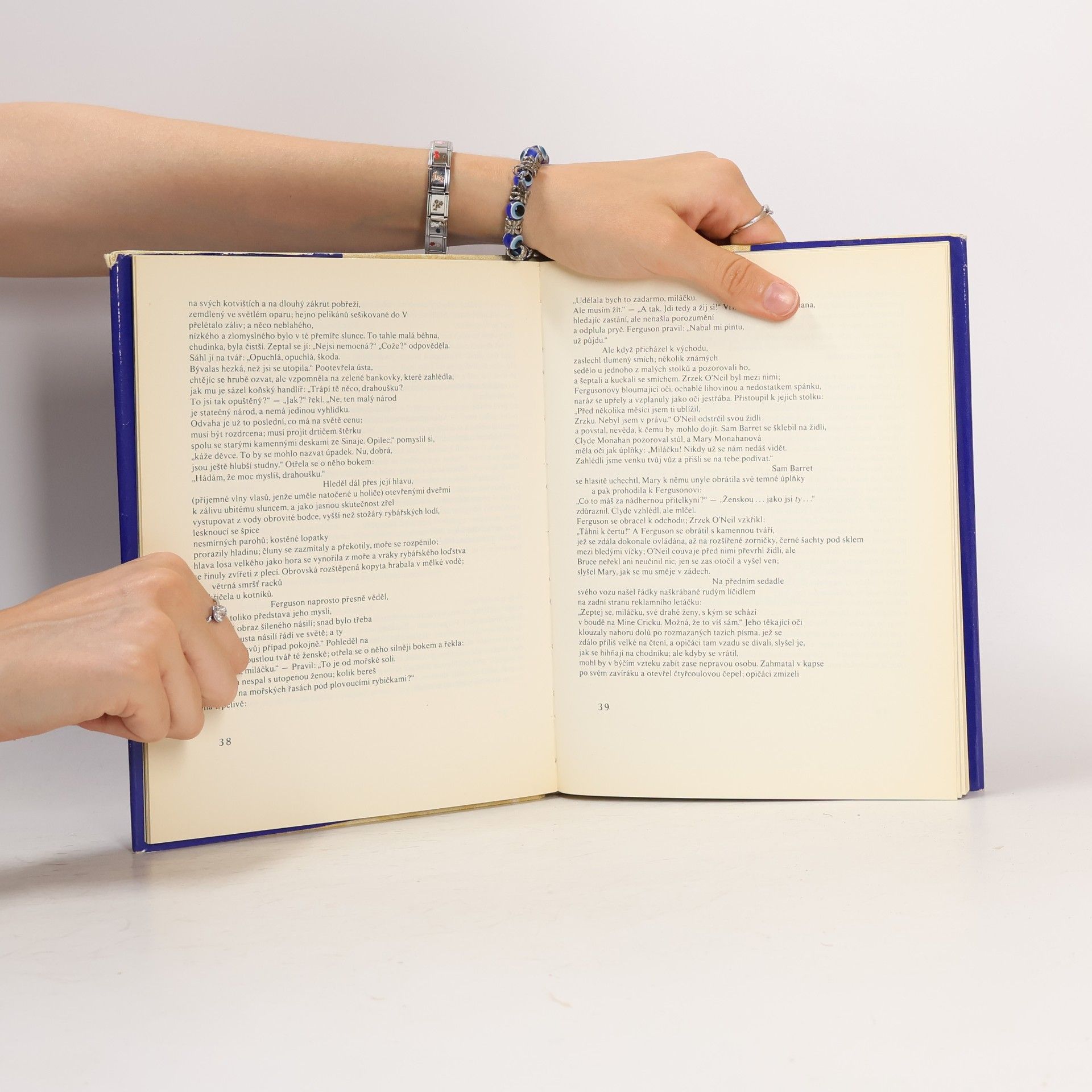 Robinson Jeffers Pastýřka putující k dubnu. Mara. Hřebec grošák