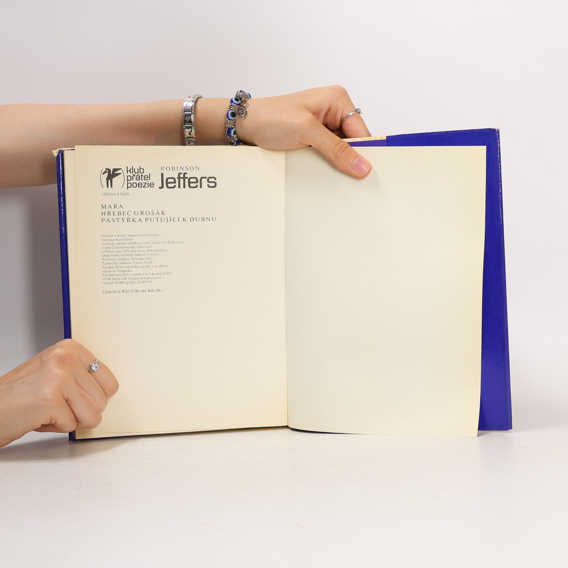 Robinson Jeffers Pastýřka putující k dubnu. Mara. Hřebec grošák