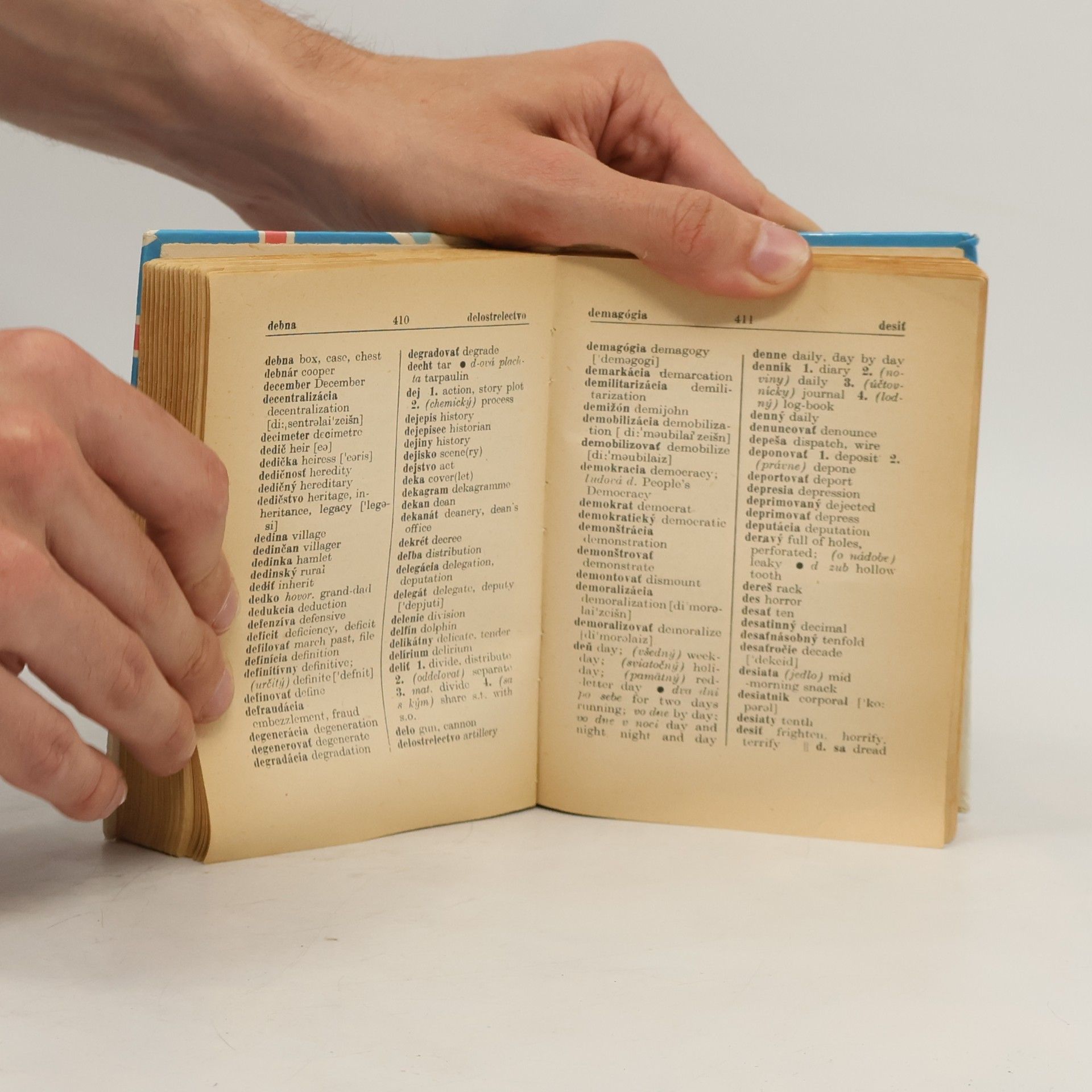 Various authors Anglicko-slovenský, slovensko-anglický vreckový slovník