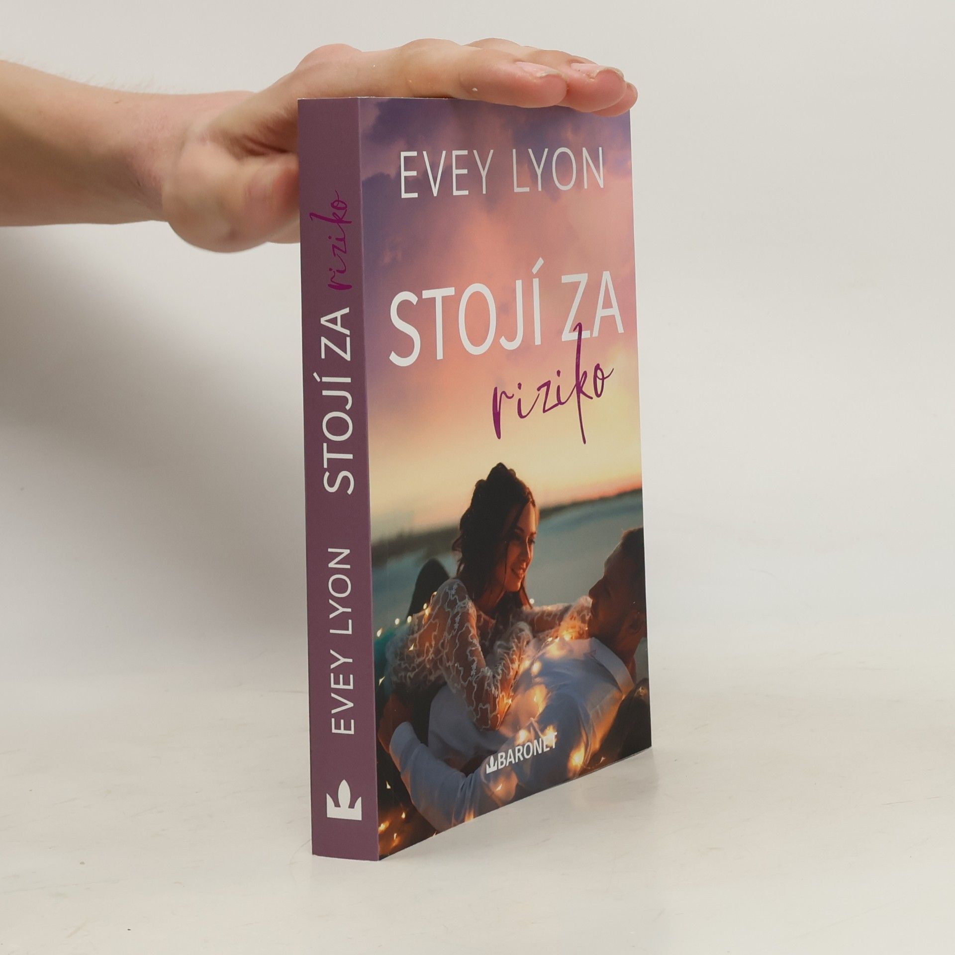 Evey Lyon Stojí za riziko
