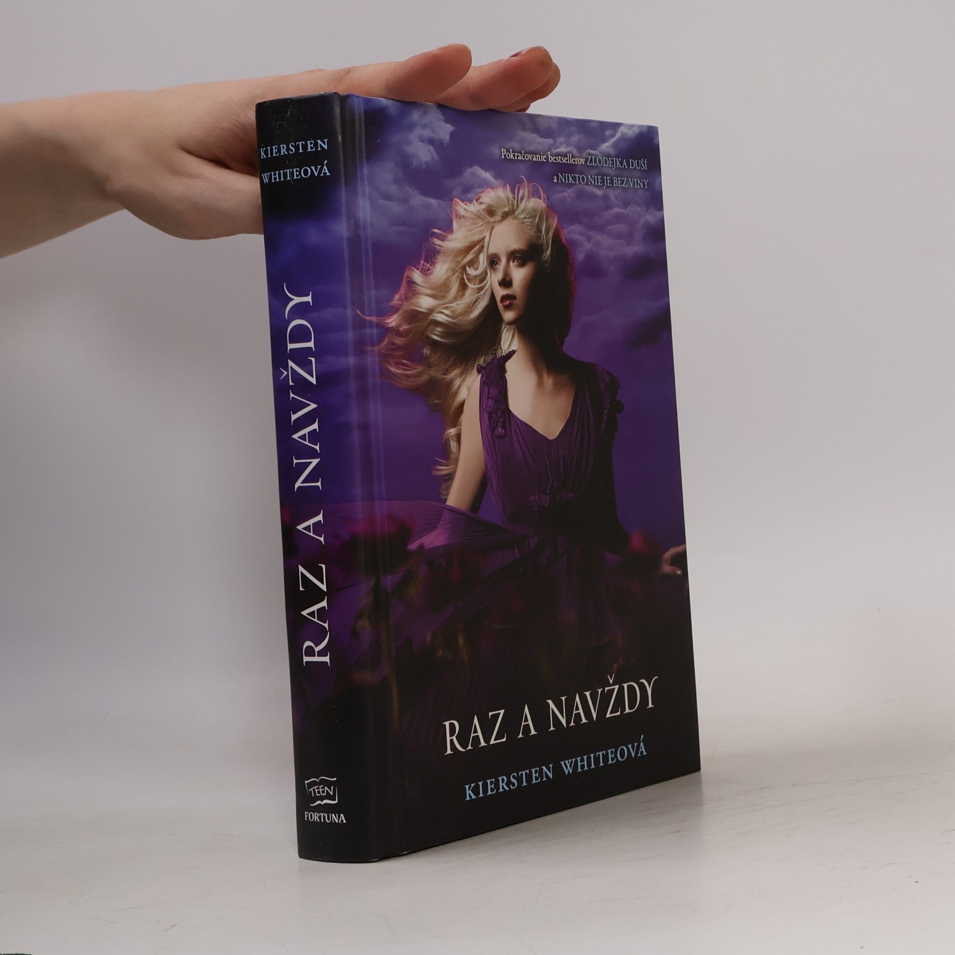 Kiersten White Raz a navždy