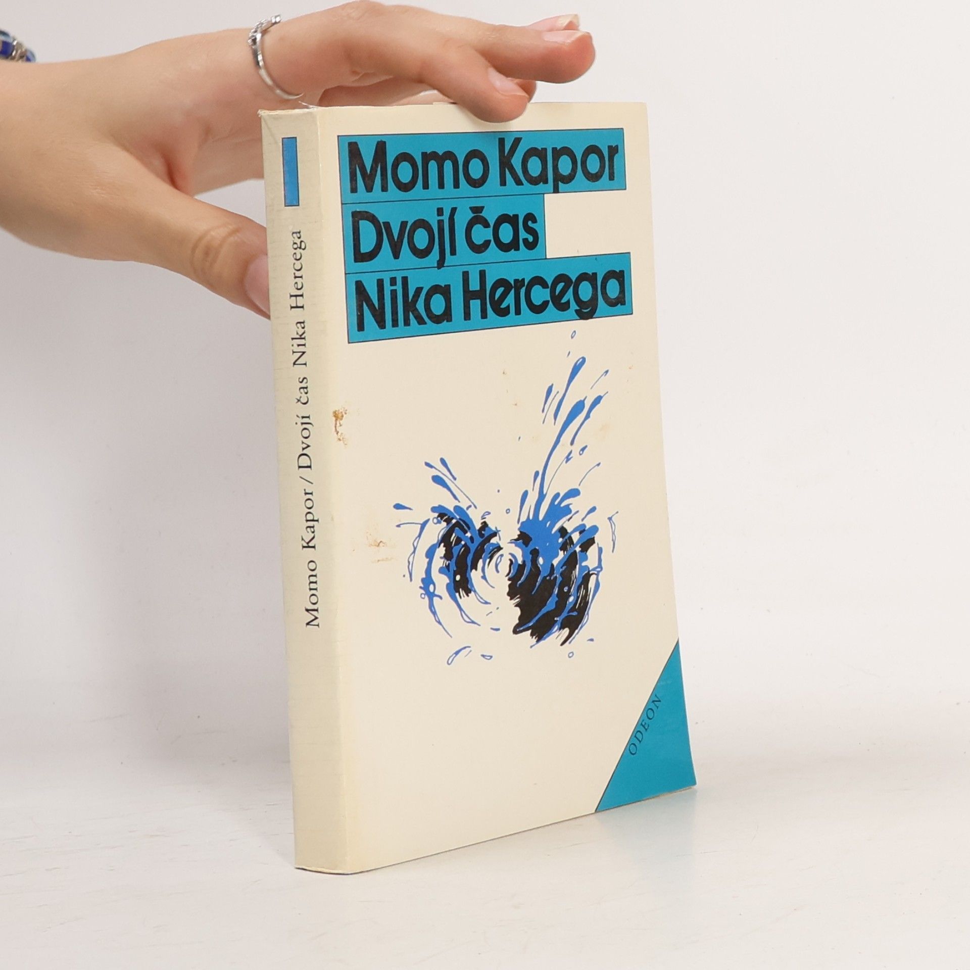Momo Kapor Dvojí čas Nika Hercega