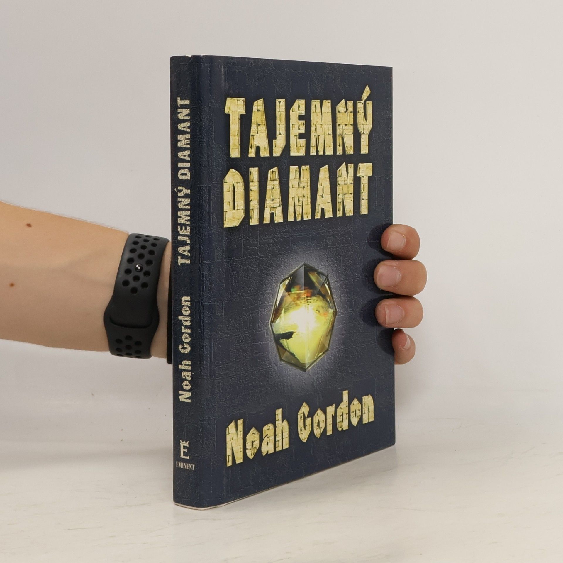 Noah Gordon Tajemný diamant