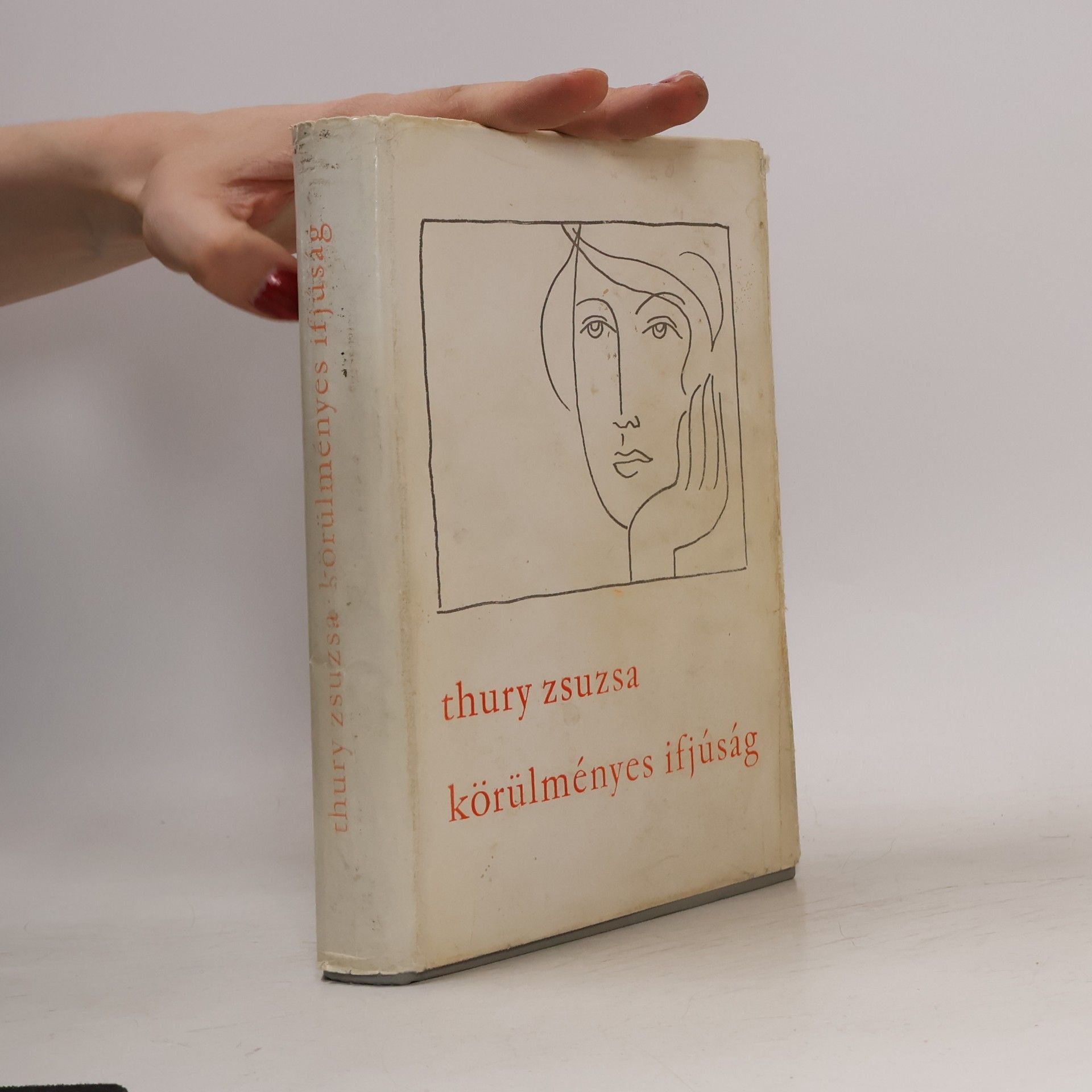 Zsuzsa Thury Körülményes ifjúság
