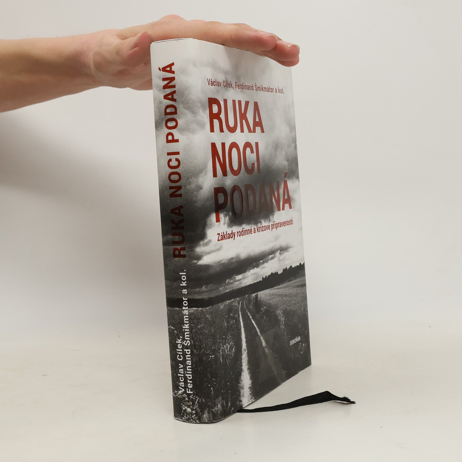 Ruka noci podaná. Základy rodinné a krizové připravenosti