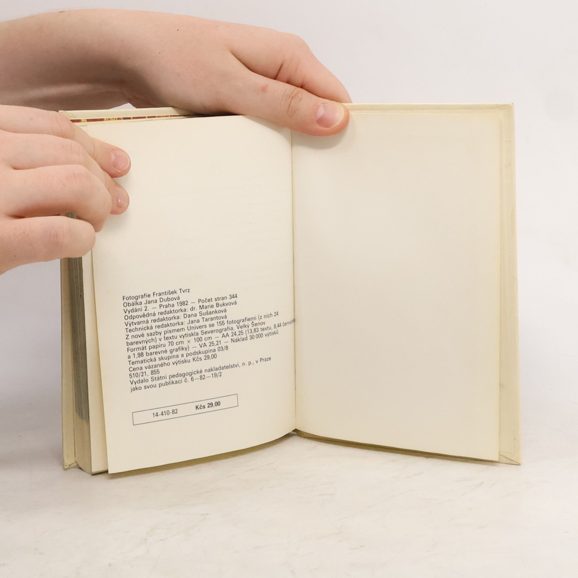 Karel Tuček Kapesní atlas nerostů a hornin