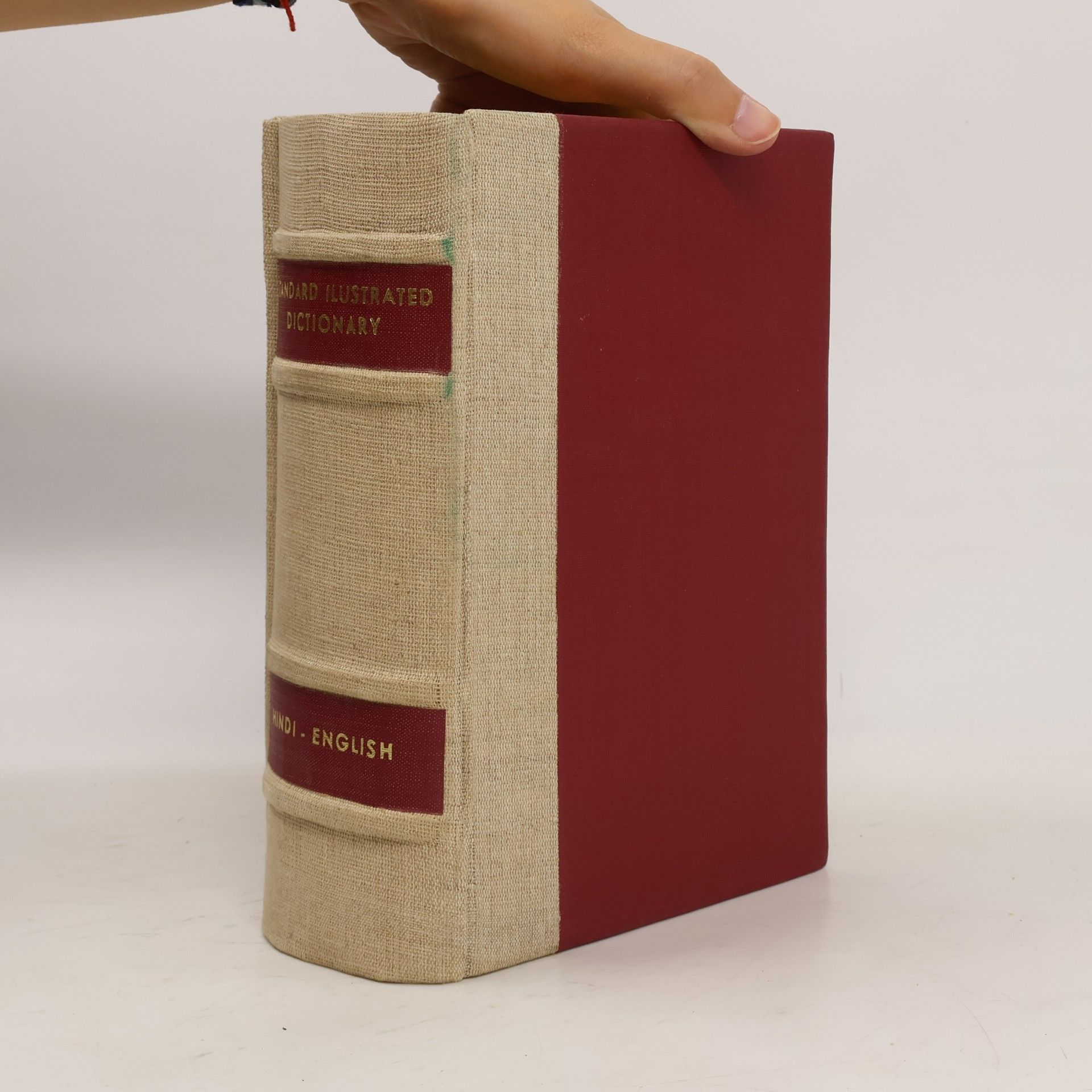 R. C. Pathak Standard Illustrated Dictionary Hindi-English