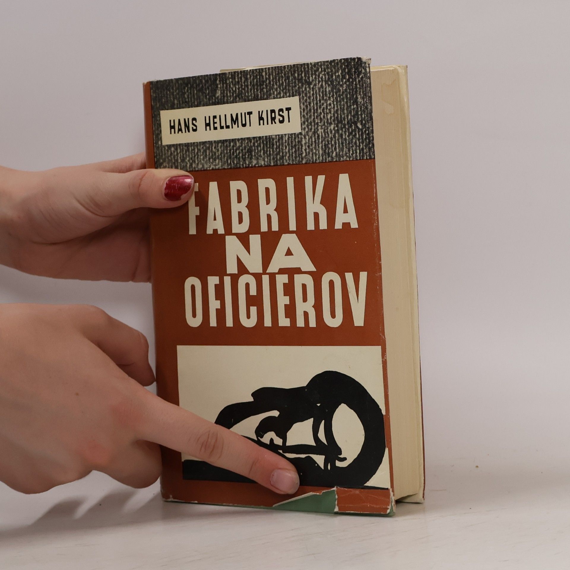 Hans Hellmut Kirst Fabrika na oficierov