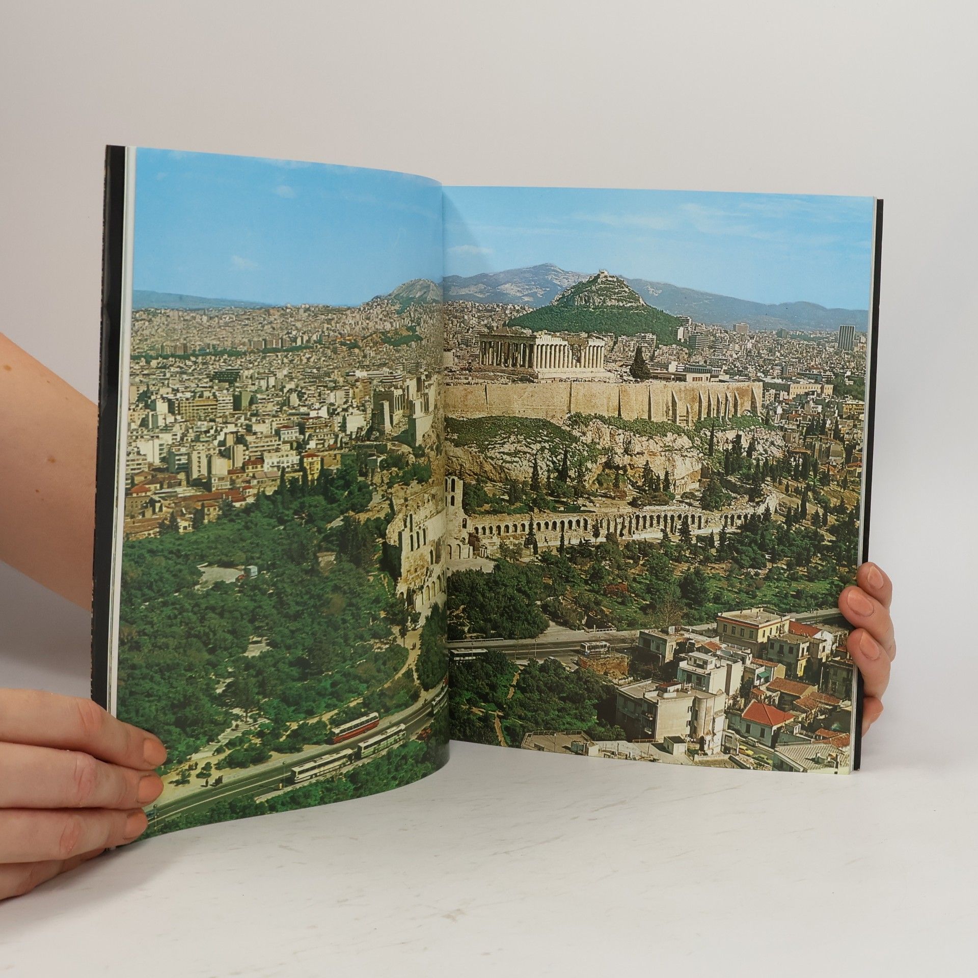 Iris Douskou Athen. Die Stadt und ihre Museen