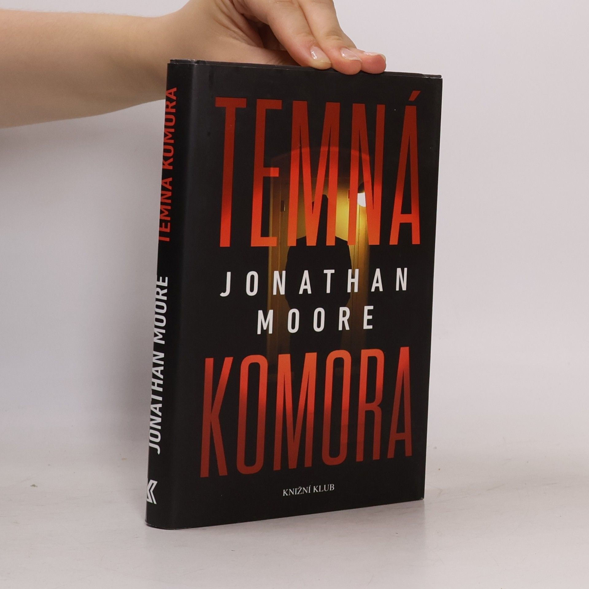 Jonathan Moore Temná komora