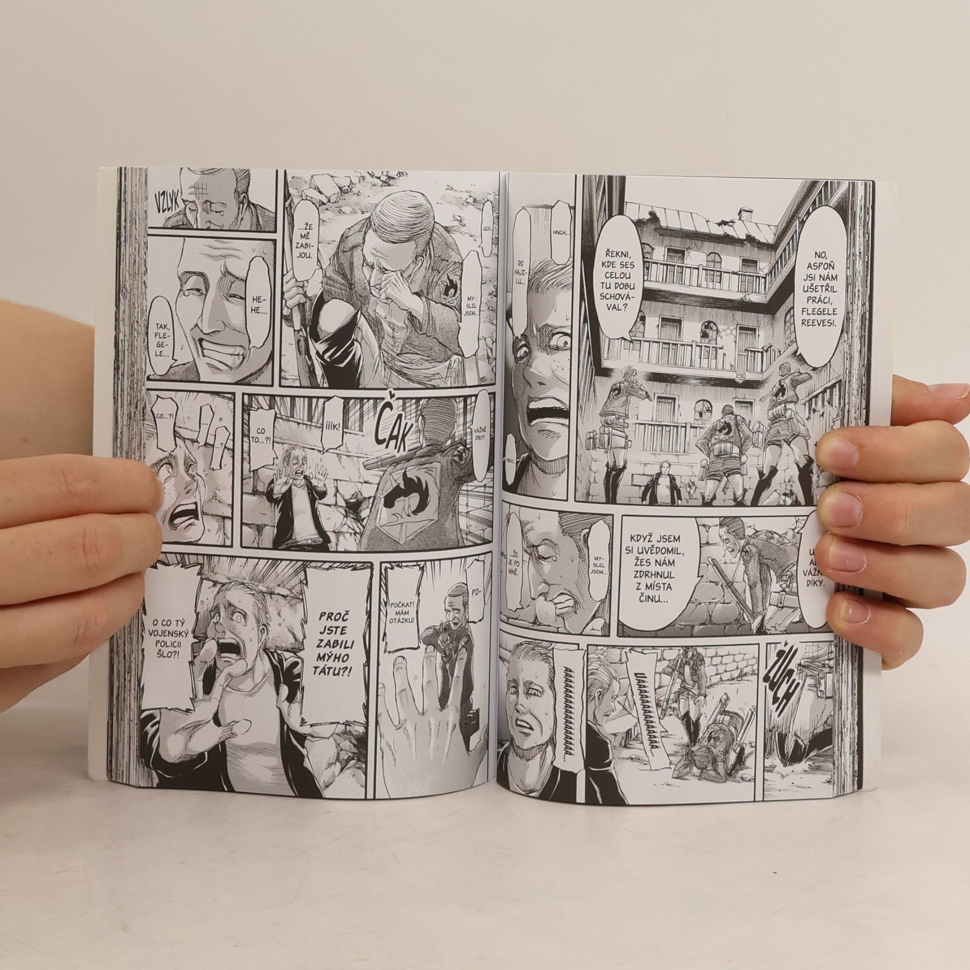 Hajime Isayama Útok titánů 15