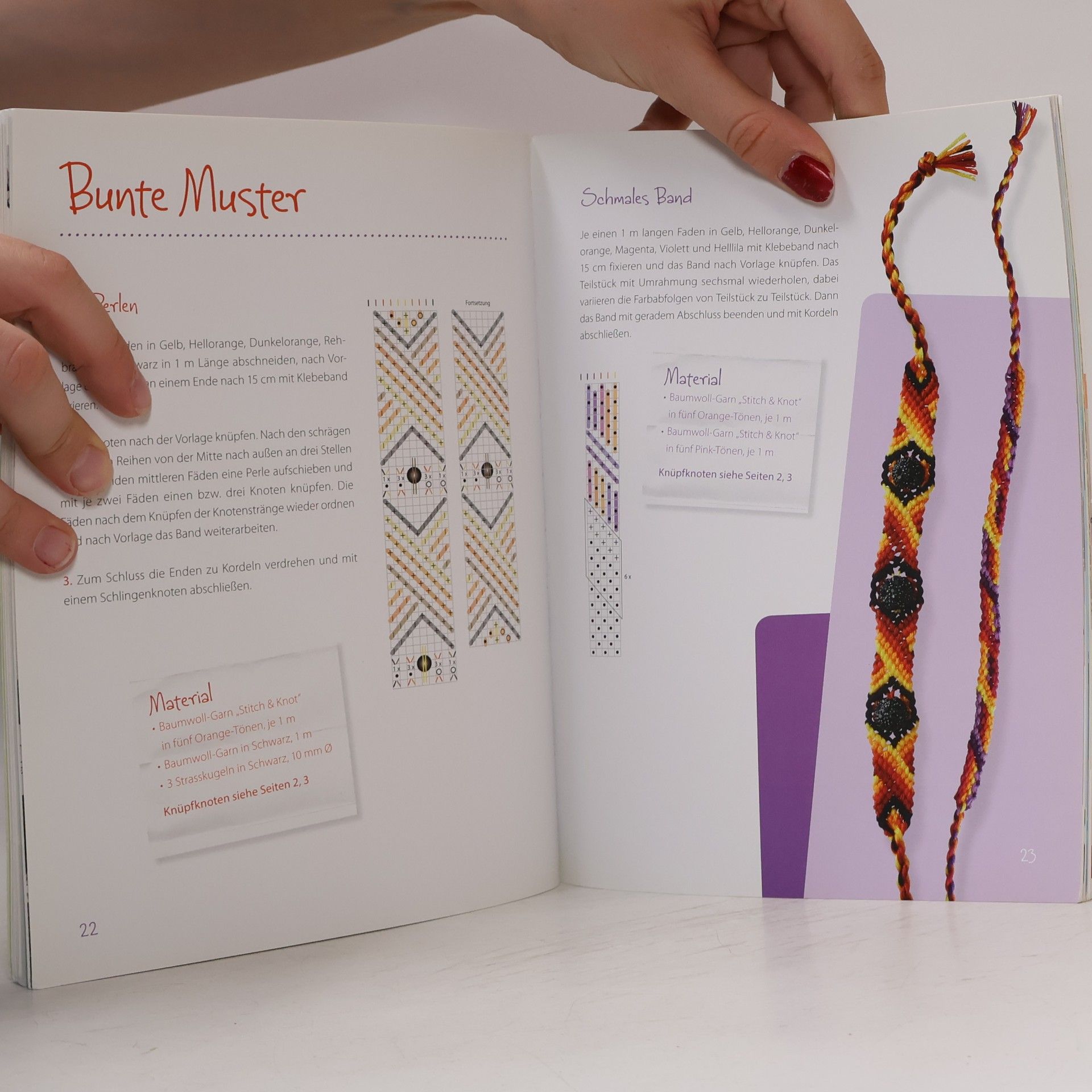 Ingrid Moras Armbänder knüpfen