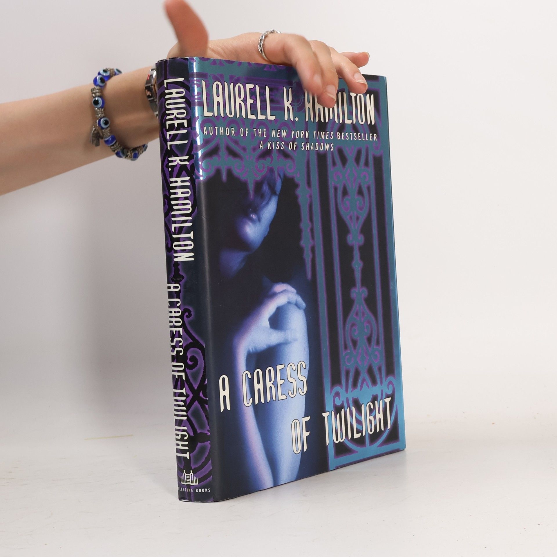 Laurell K. Hamilton A Caress of Twilight