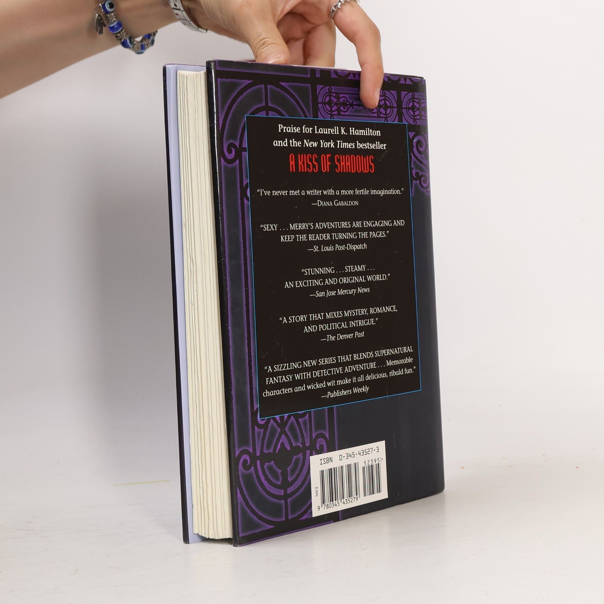 Laurell K. Hamilton A Caress of Twilight