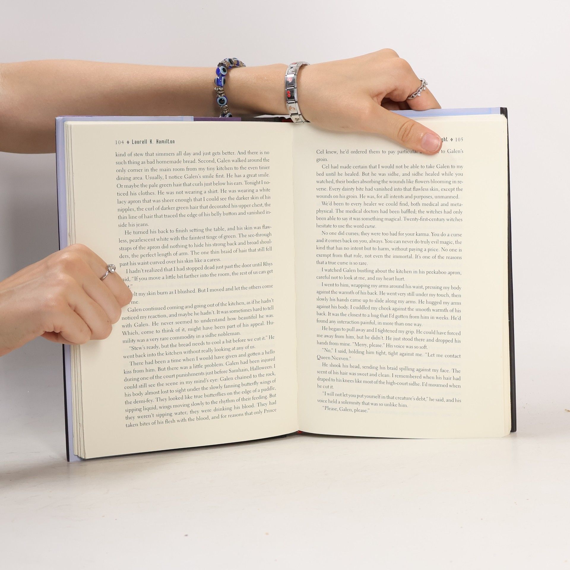 Laurell K. Hamilton A Caress of Twilight