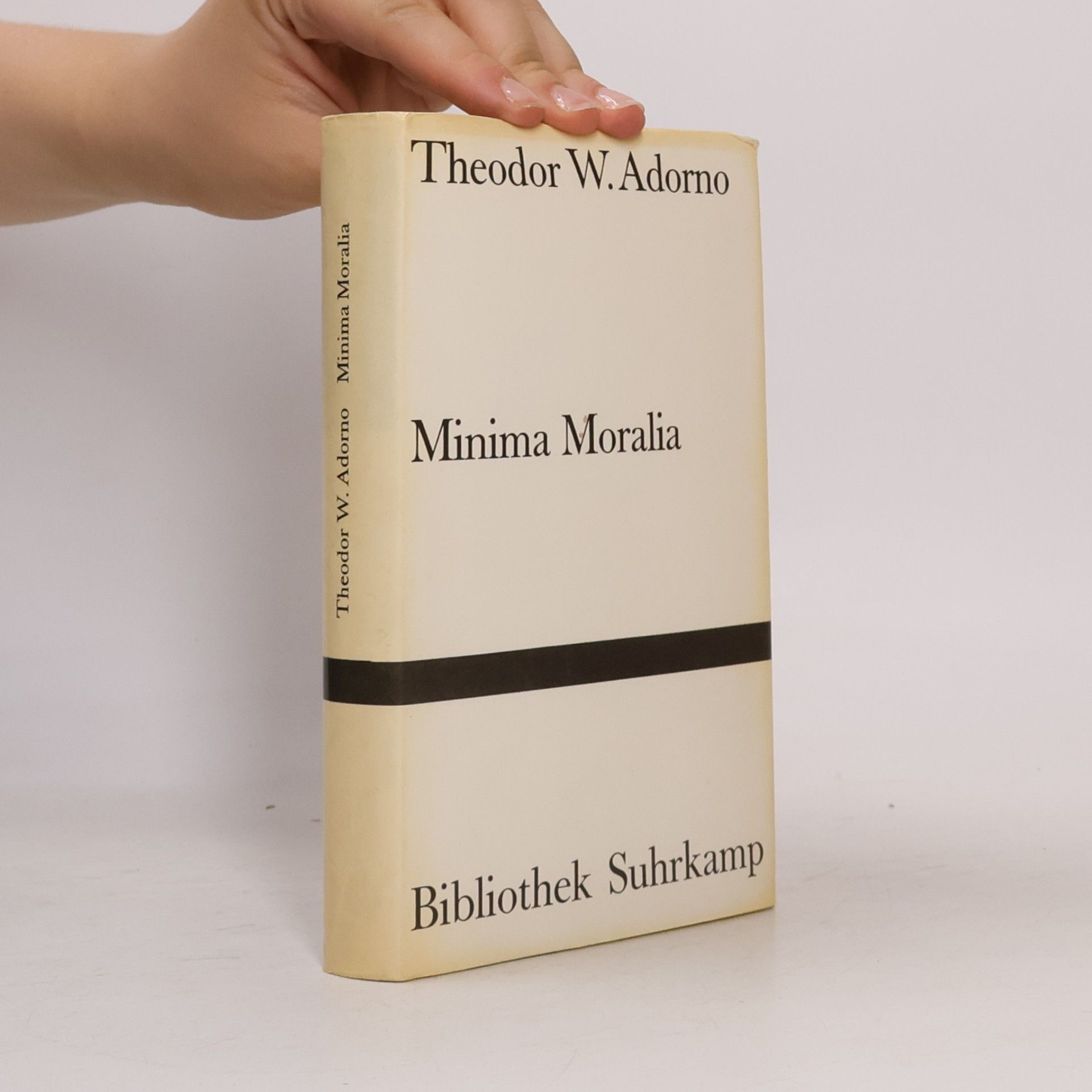 Theodor W. Adorno Minima Moralia