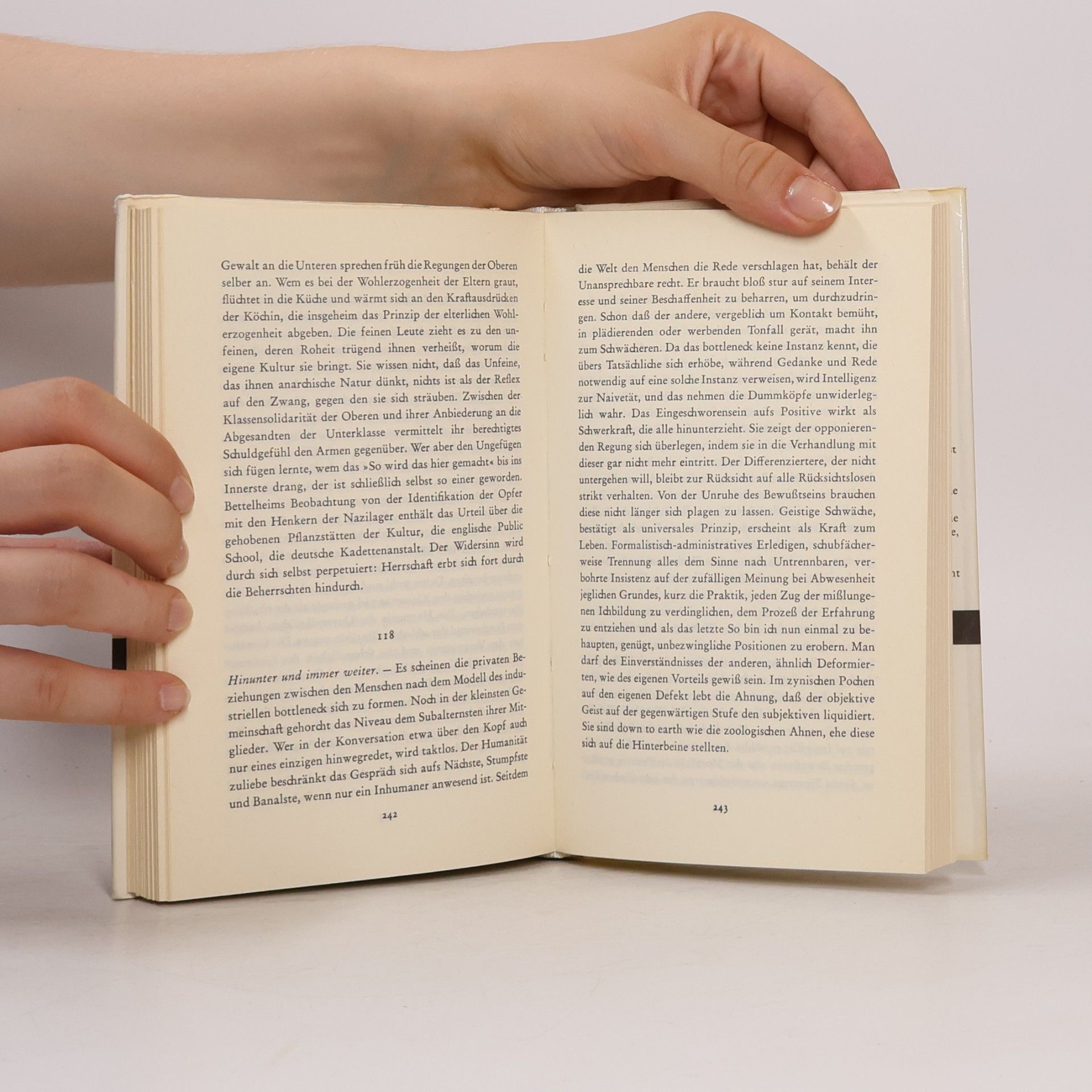 Theodor W. Adorno Minima Moralia