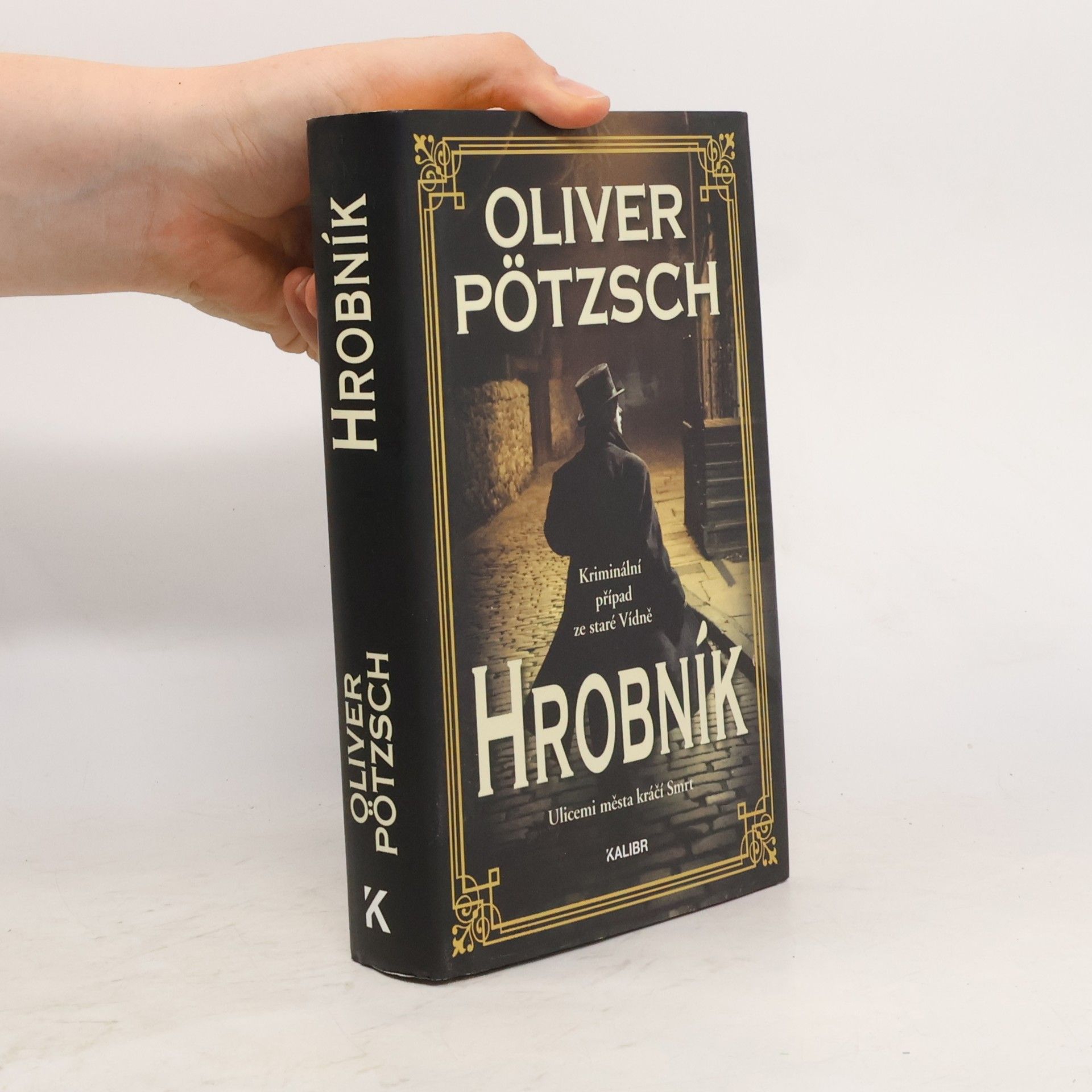 Oliver Pötzsch Hrobník