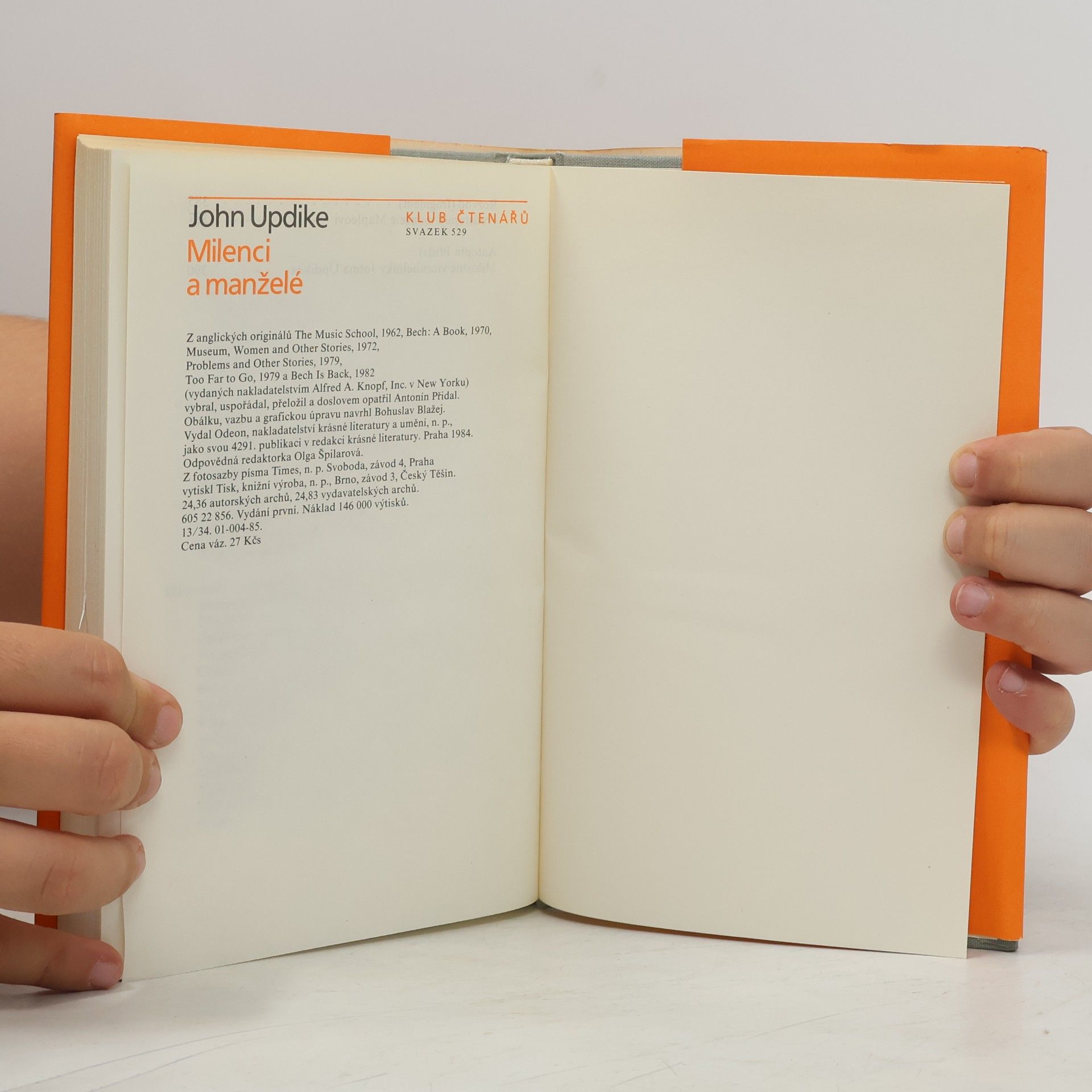 John Updike Milenci a manželé