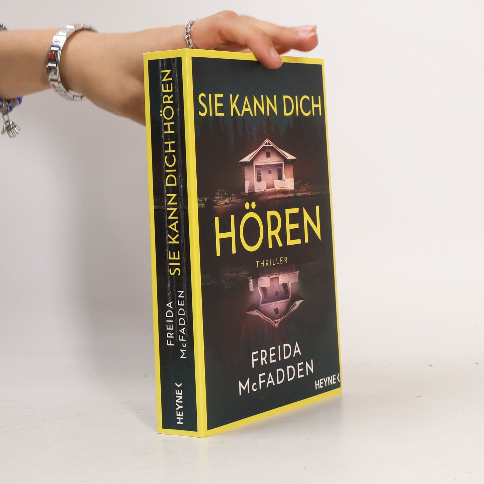 Freida McFaddenová Sie kann dich hören